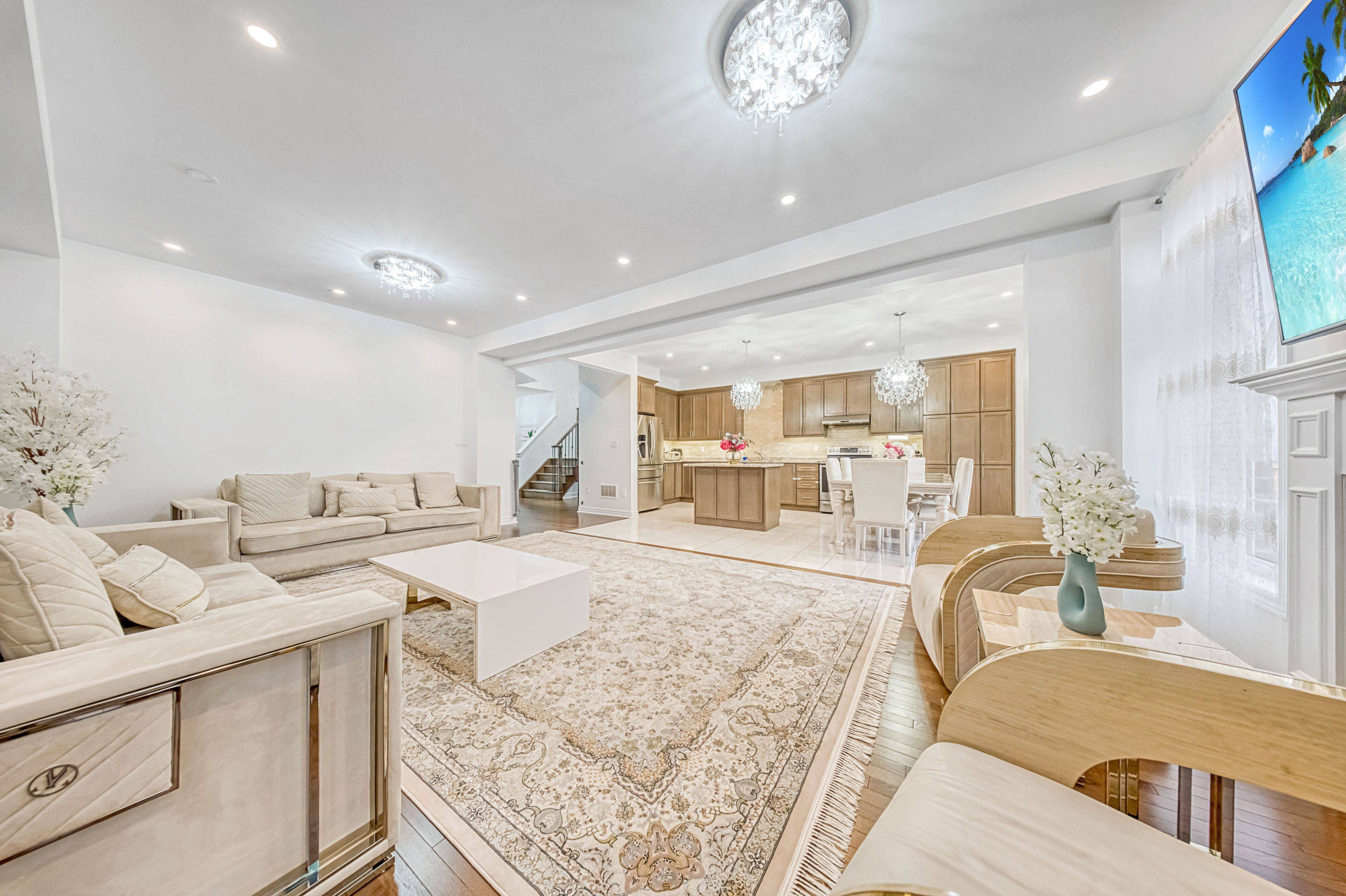 Bradford West Gwillimbury, ON L3Z 2A6,166 Inverness WAY