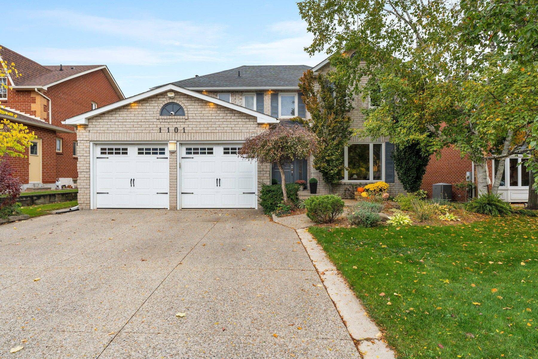 Oakville, ON L6M 2K4,1101 Fieldstone CIR