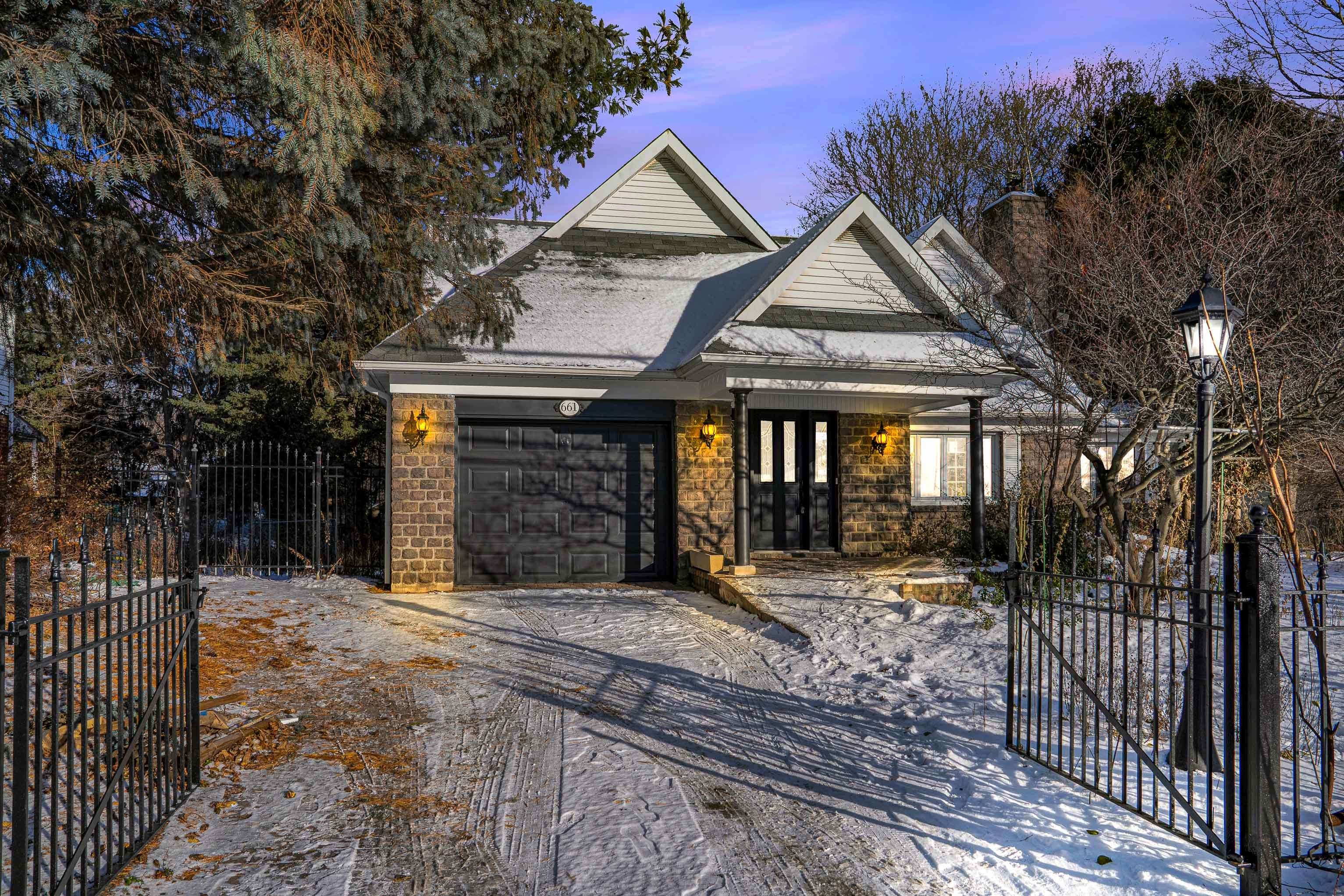 Beacon Hill North - South And Area, ON K1J 7M4,661 Blair RD