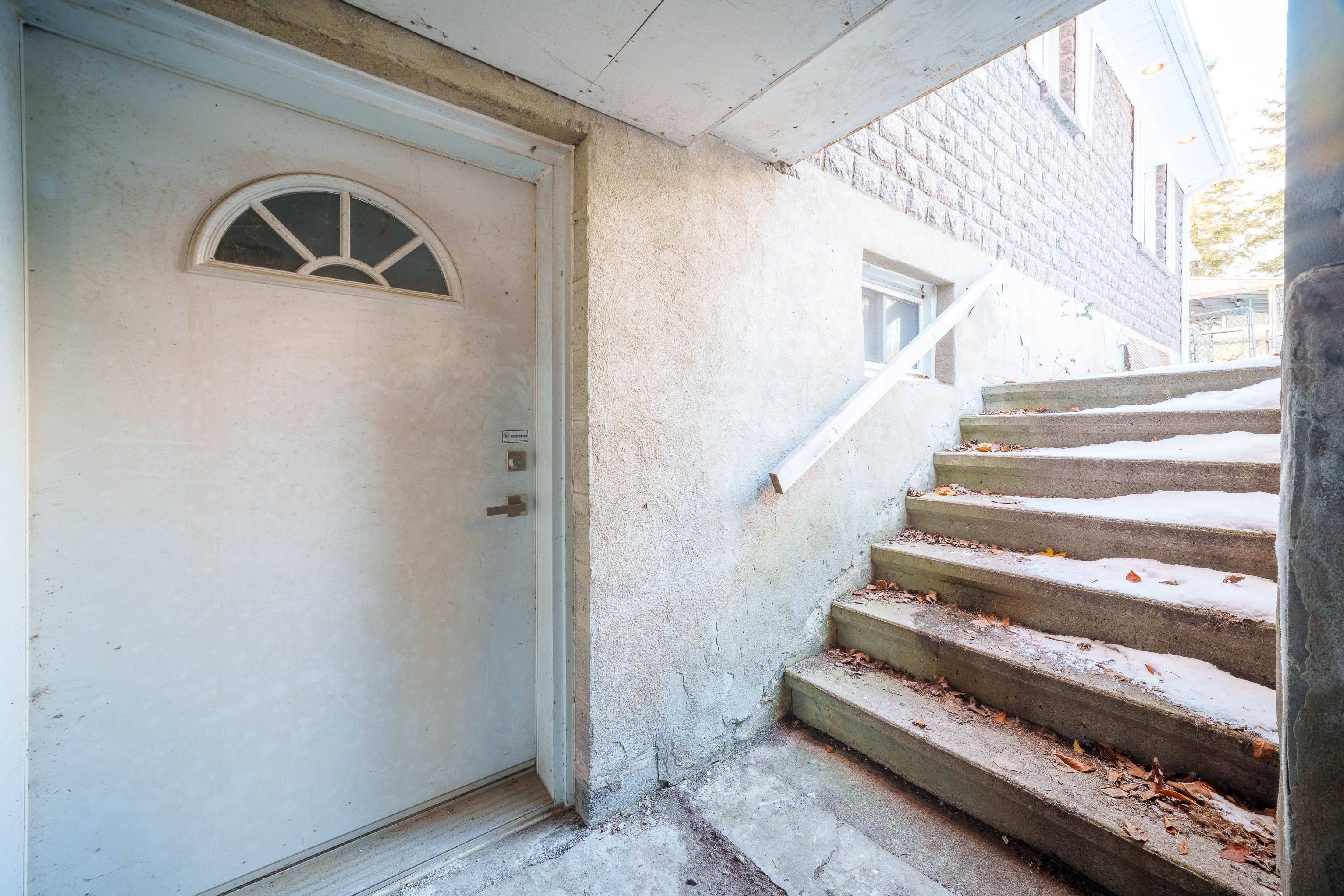 Beacon Hill North - South And Area, ON K1J 7M4,661 Blair RD