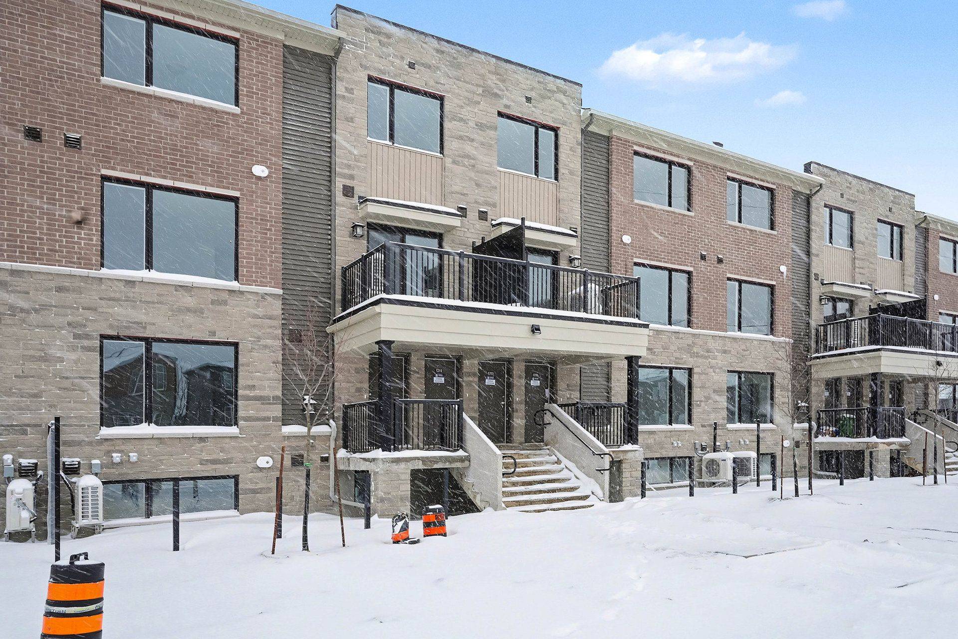 Kanata, ON K2T 0T1,1209 Creekway Private