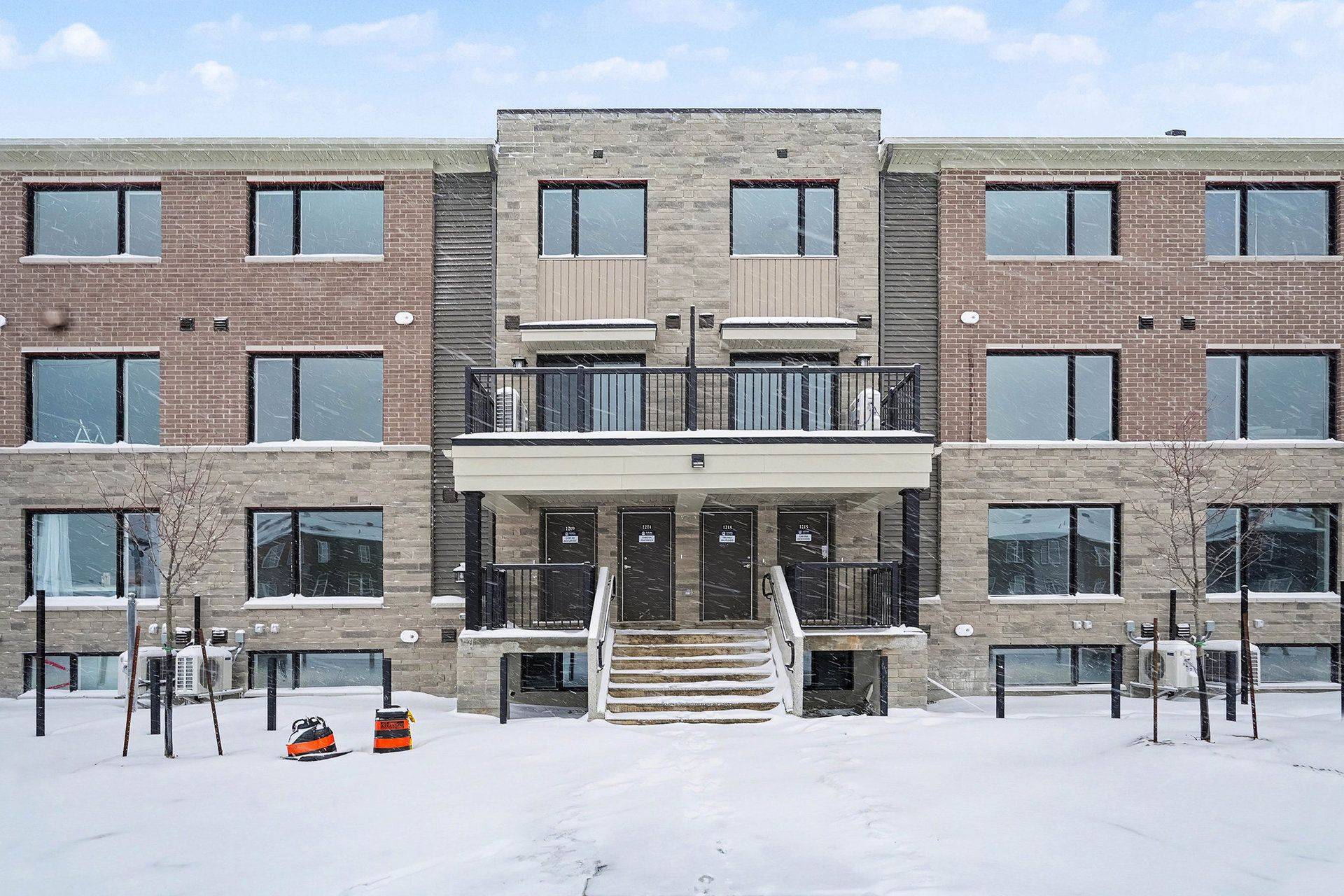 Kanata, ON K2T 0T1,1209 Creekway Private