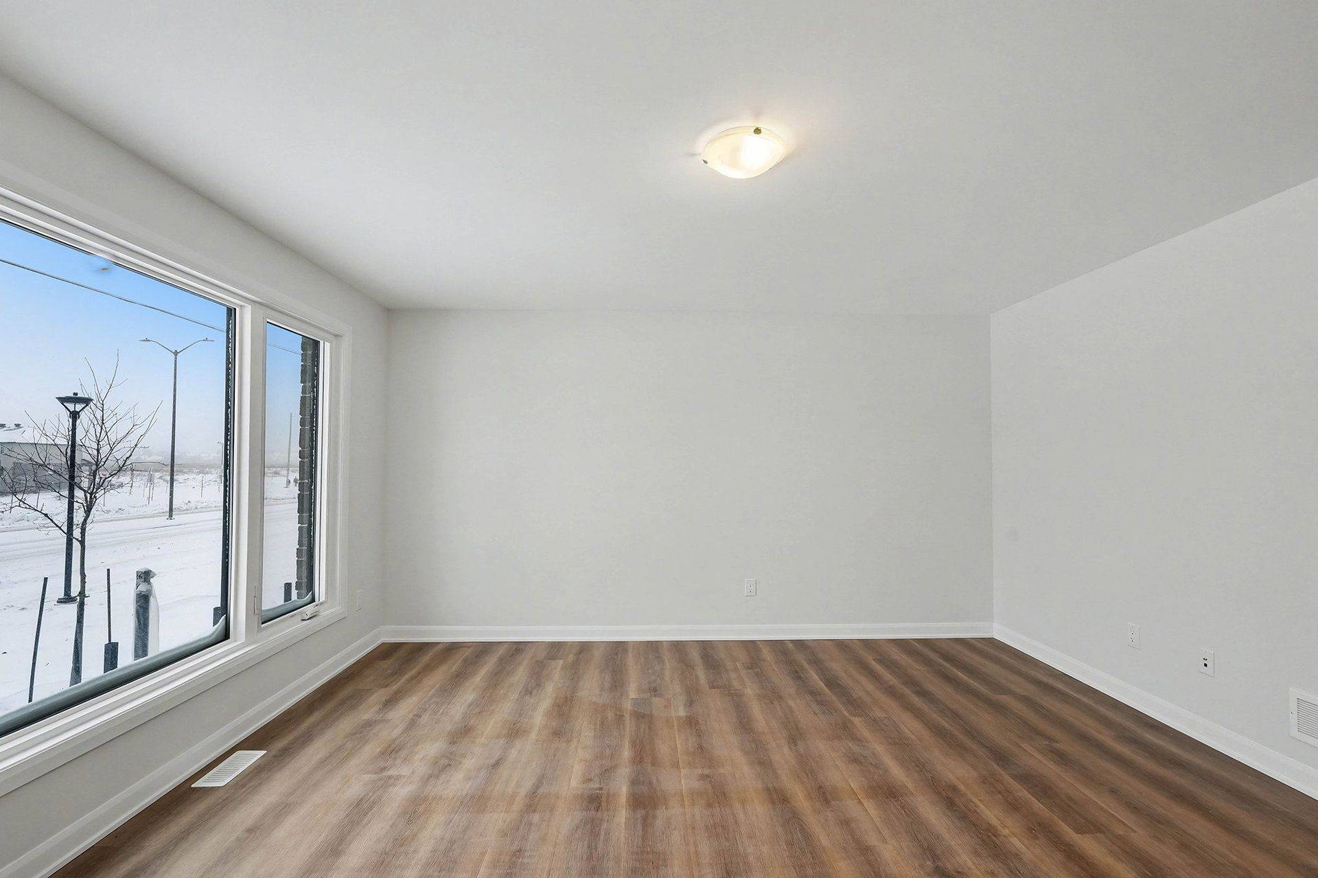 Kanata, ON K2T 0T1,1209 Creekway Private