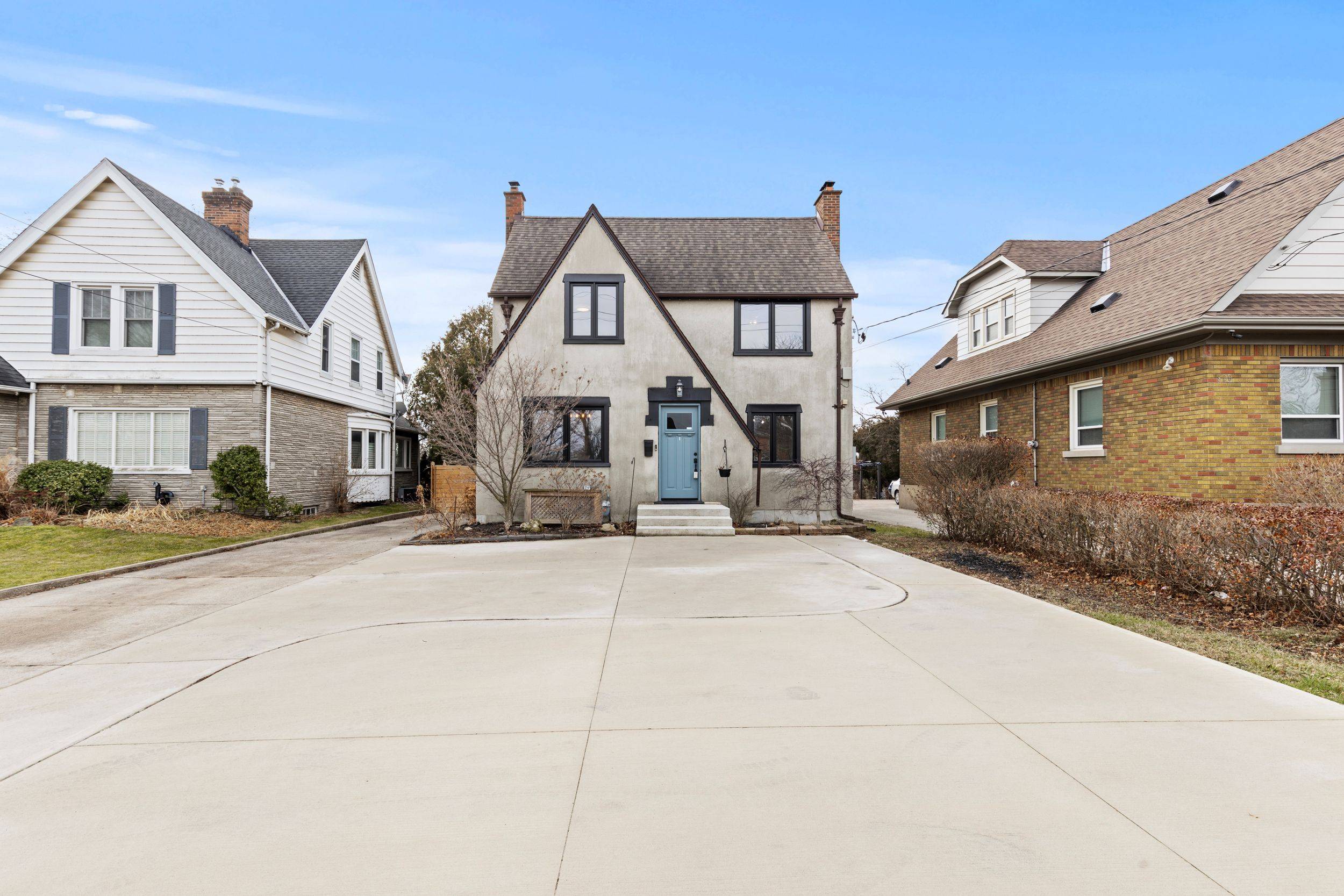 St. Catharines, ON L2P 2X7,322 Queenston ST