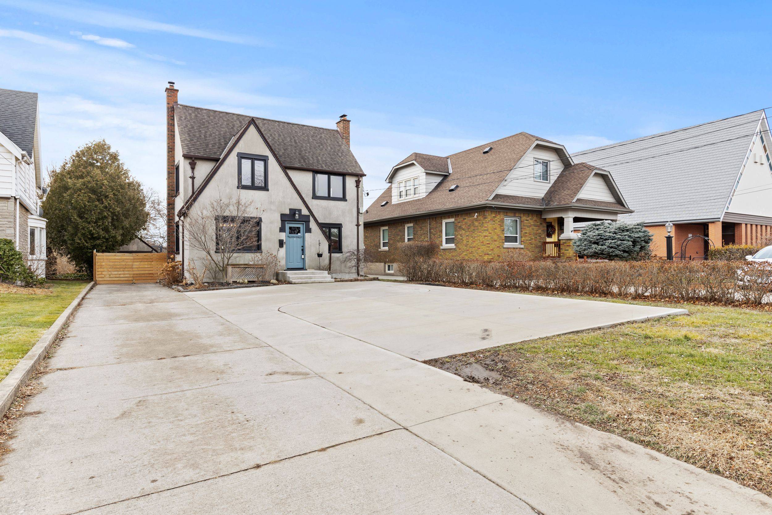 St. Catharines, ON L2P 2X7,322 Queenston ST