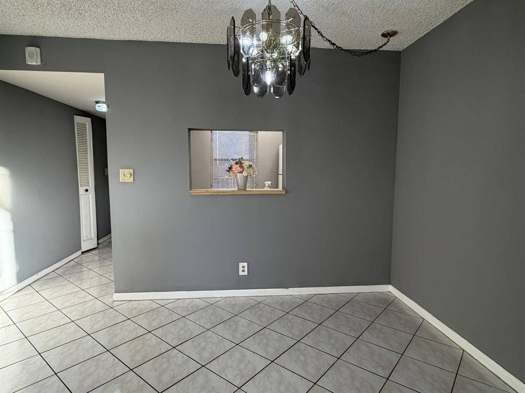 Tamarac, FL 33321,6301 N University Dr #208