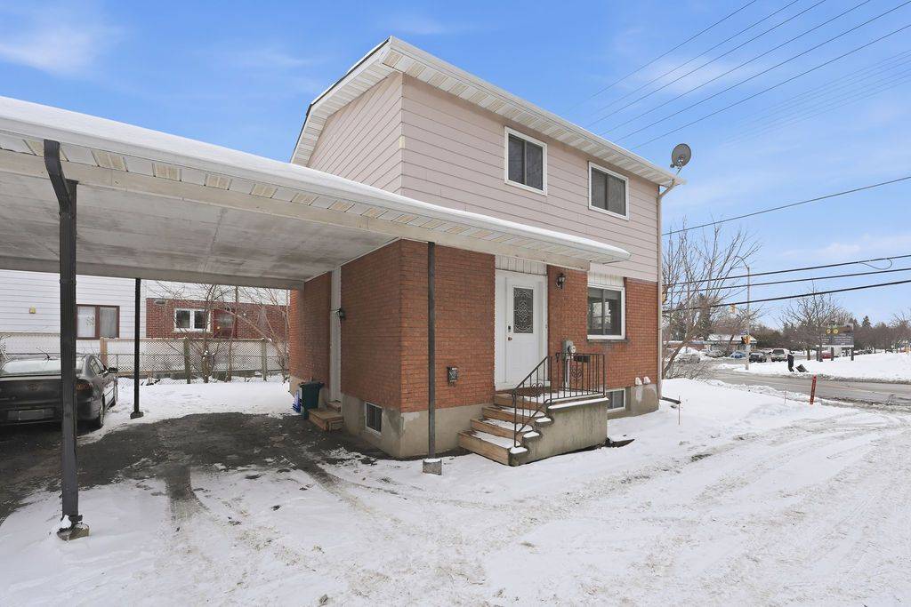 Elmvale Acres And Area, ON K1G 1A5,2035 St. Laurent BLVD