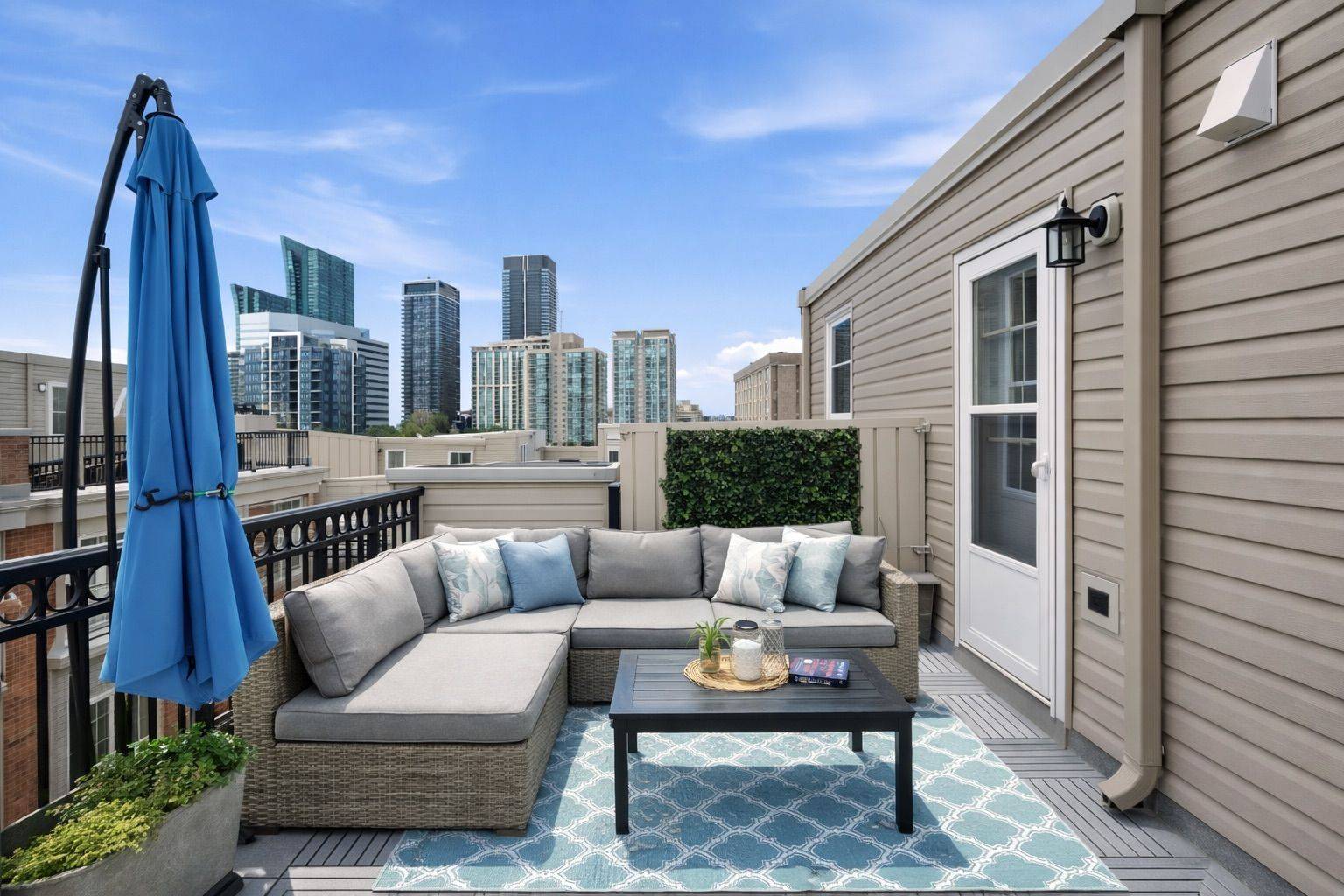 Toronto C14, ON M2N 7C3,5 Everson DR #916