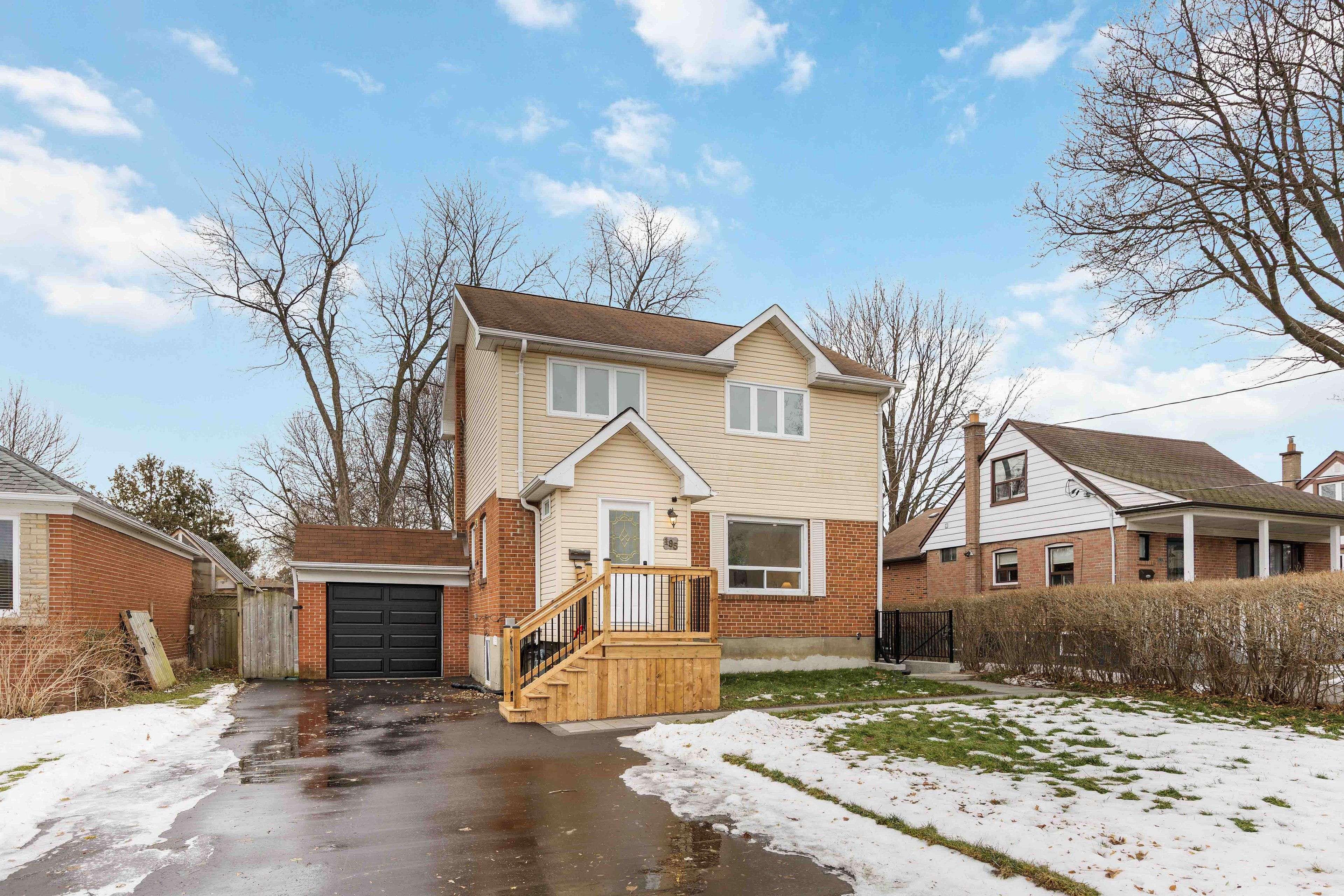 Toronto E08, ON M1M 1Y9,195 Phyllis AVE