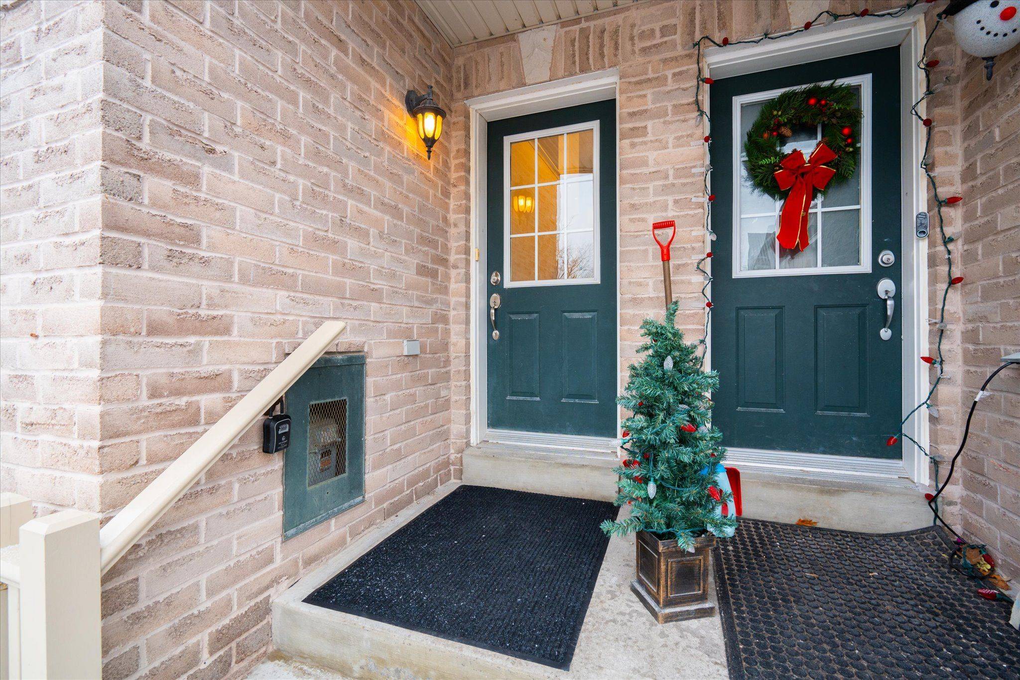 Pickering, ON L1V 7K5,735 Sheppard AVE W #36