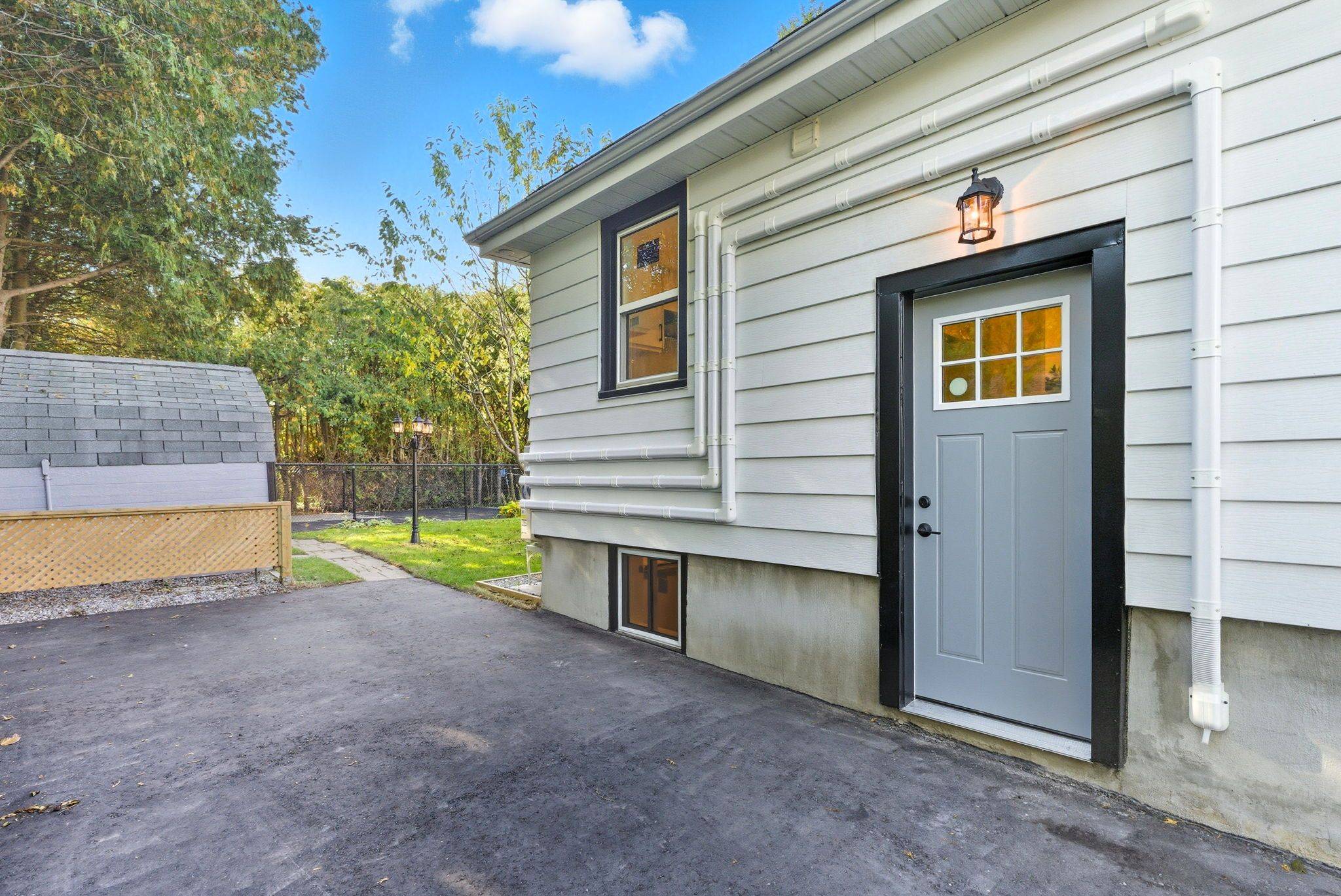 Oshawa, ON L1G 4K5,1120 Somerville ST