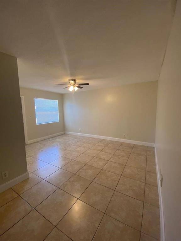 Lauderdale Lakes, FL 33313,4800 NW 24th Ct #D-111