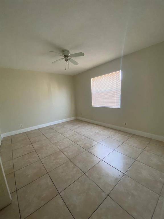 Lauderdale Lakes, FL 33313,4800 NW 24th Ct #D-111