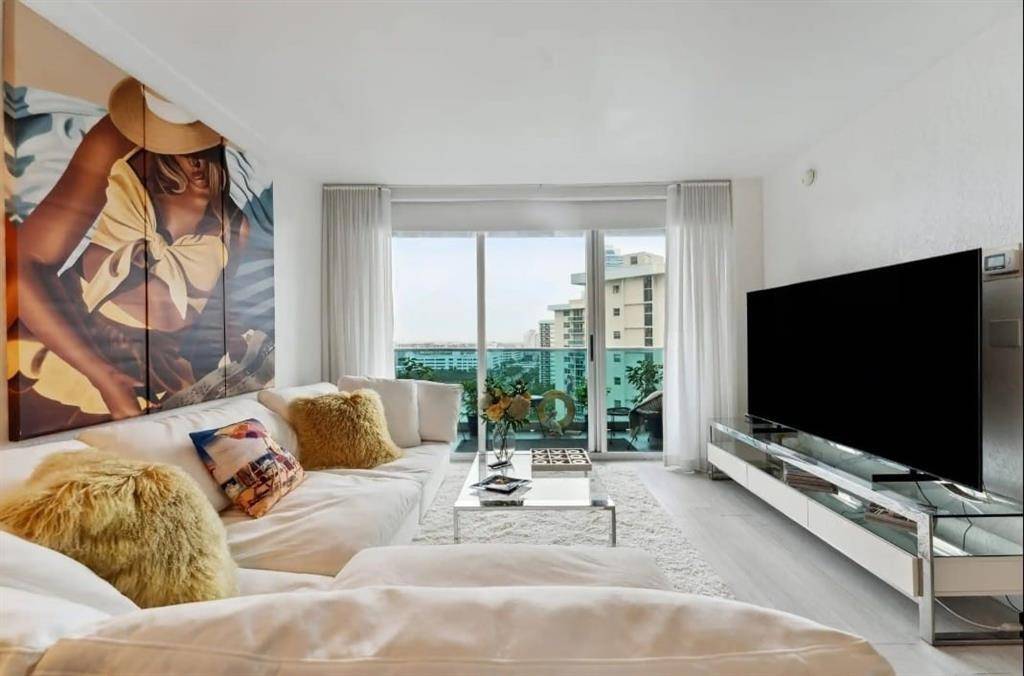 Hollywood, FL 33019,4001 S Ocean Dr #14