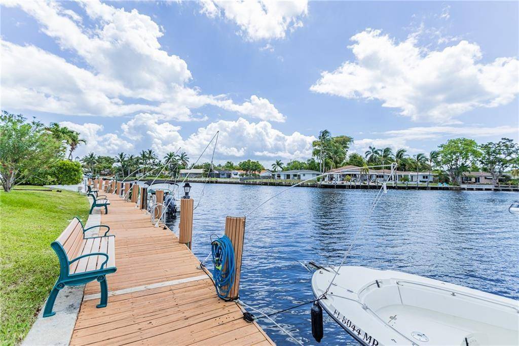 Pompano Beach, FL 33060,130 Cypress Club Dr #323