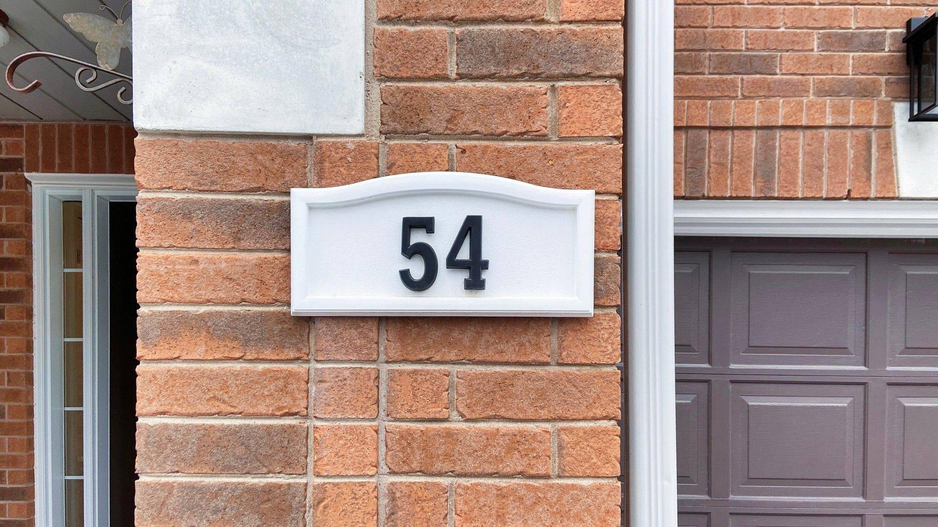 Richmond Hill, ON L4C 0J9,190 Harding BLVD W #54