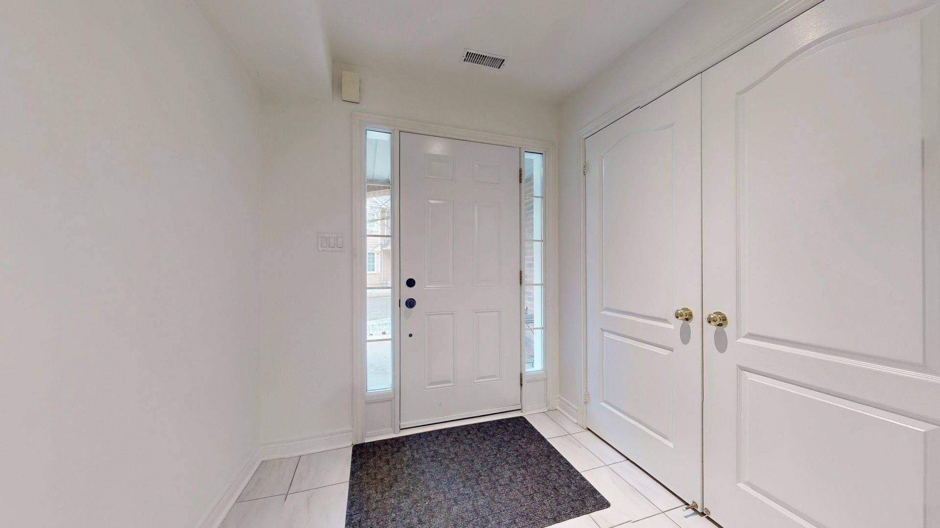 Richmond Hill, ON L4C 0J9,190 Harding BLVD W #54