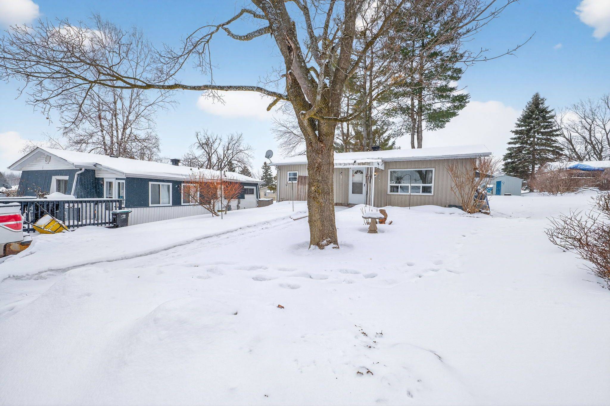 Innisfil, ON L9S 1R1,16 Mimosa CRES