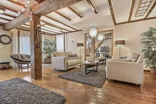 Richmond Hill, ON L4C 3T3,17 Yongehurst RD