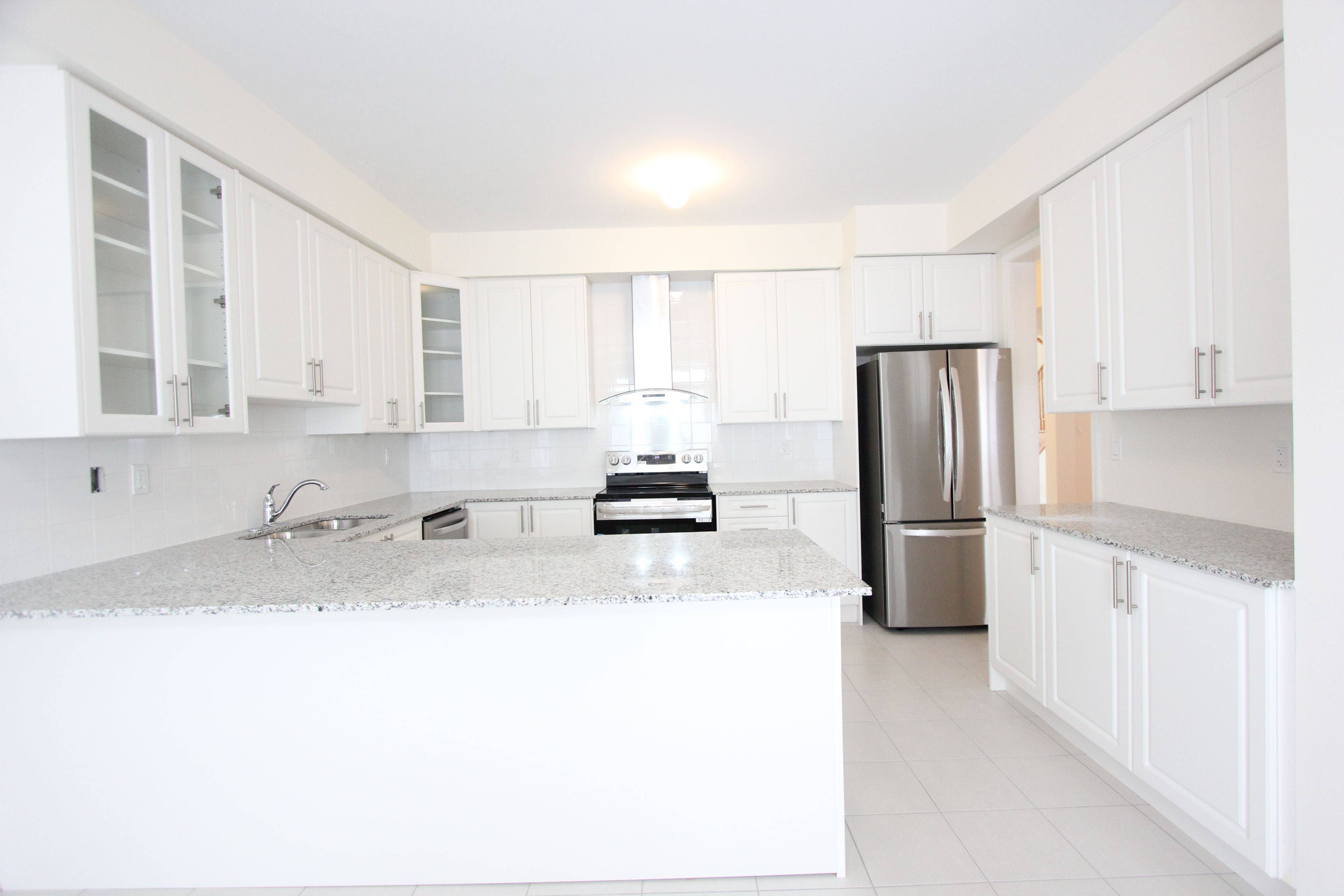 Georgina, ON L0E 1R0,12 Cliff Thompson CT