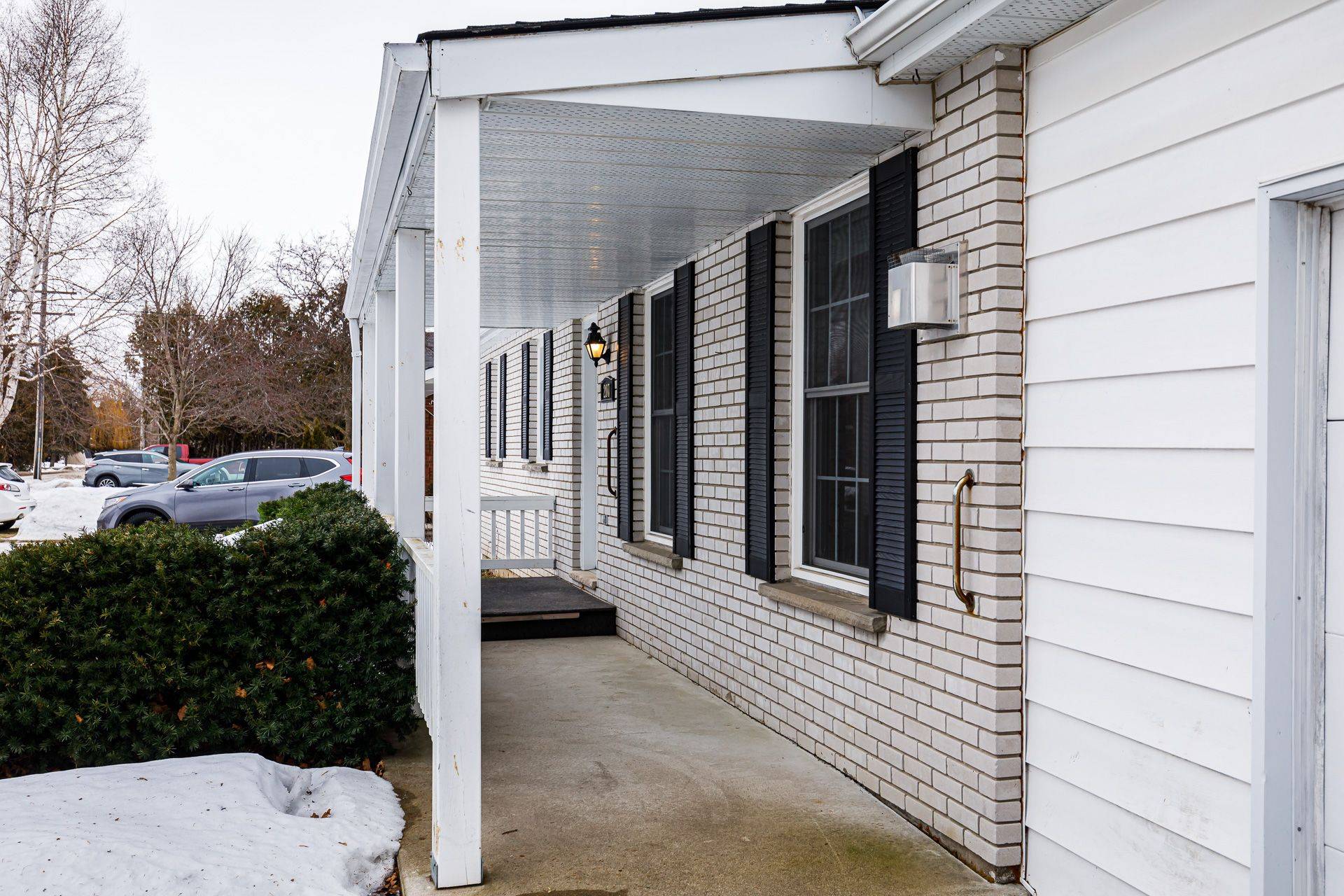 Clearview, ON L0M 1S0,207 Christopher ST