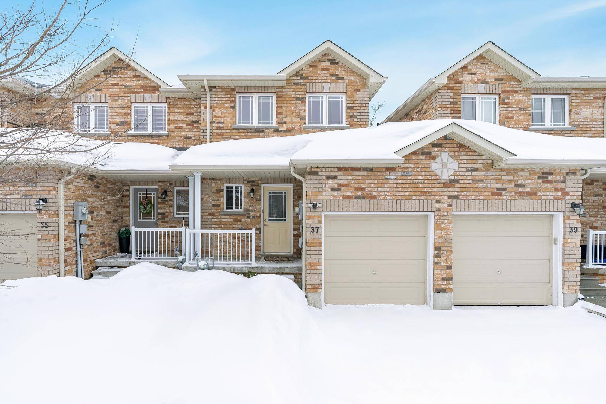 Barrie, ON L4N 9P8,37 Southwoods CRES