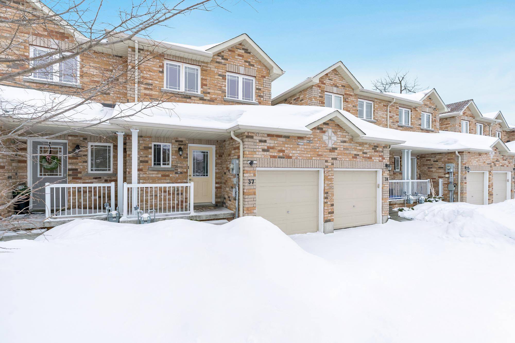 Barrie, ON L4N 9P8,37 Southwoods CRES