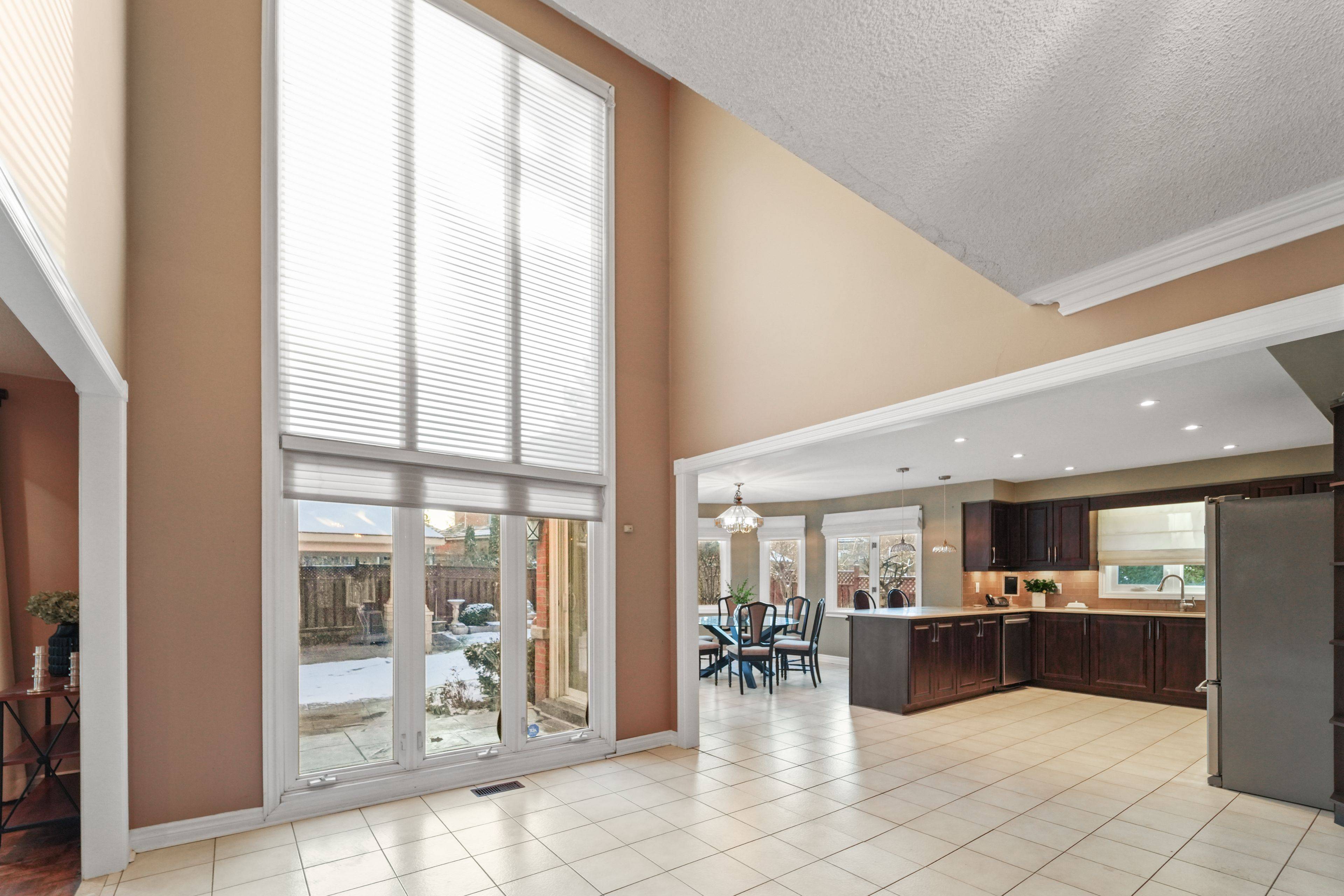 Mississauga, ON L5M 5B1,4873 Forest Hill DR