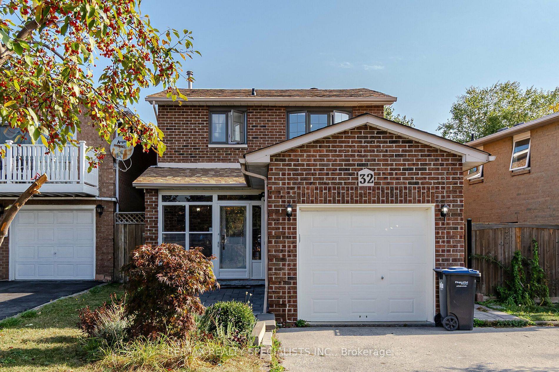 Brampton, ON L6S 5B7,32 Panda LN #basement