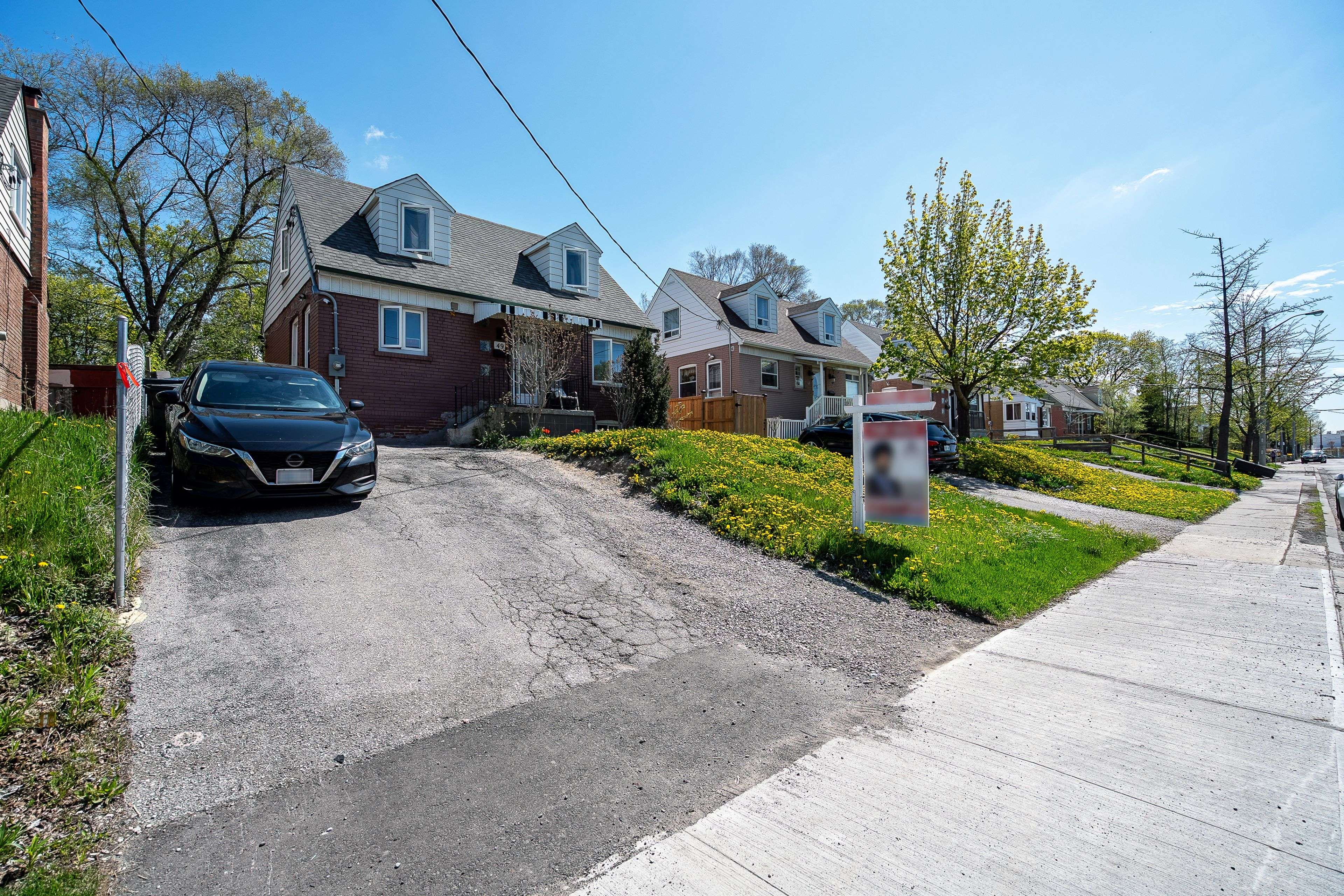 Toronto W04, ON M6M 4B1,49 Trethewey DR