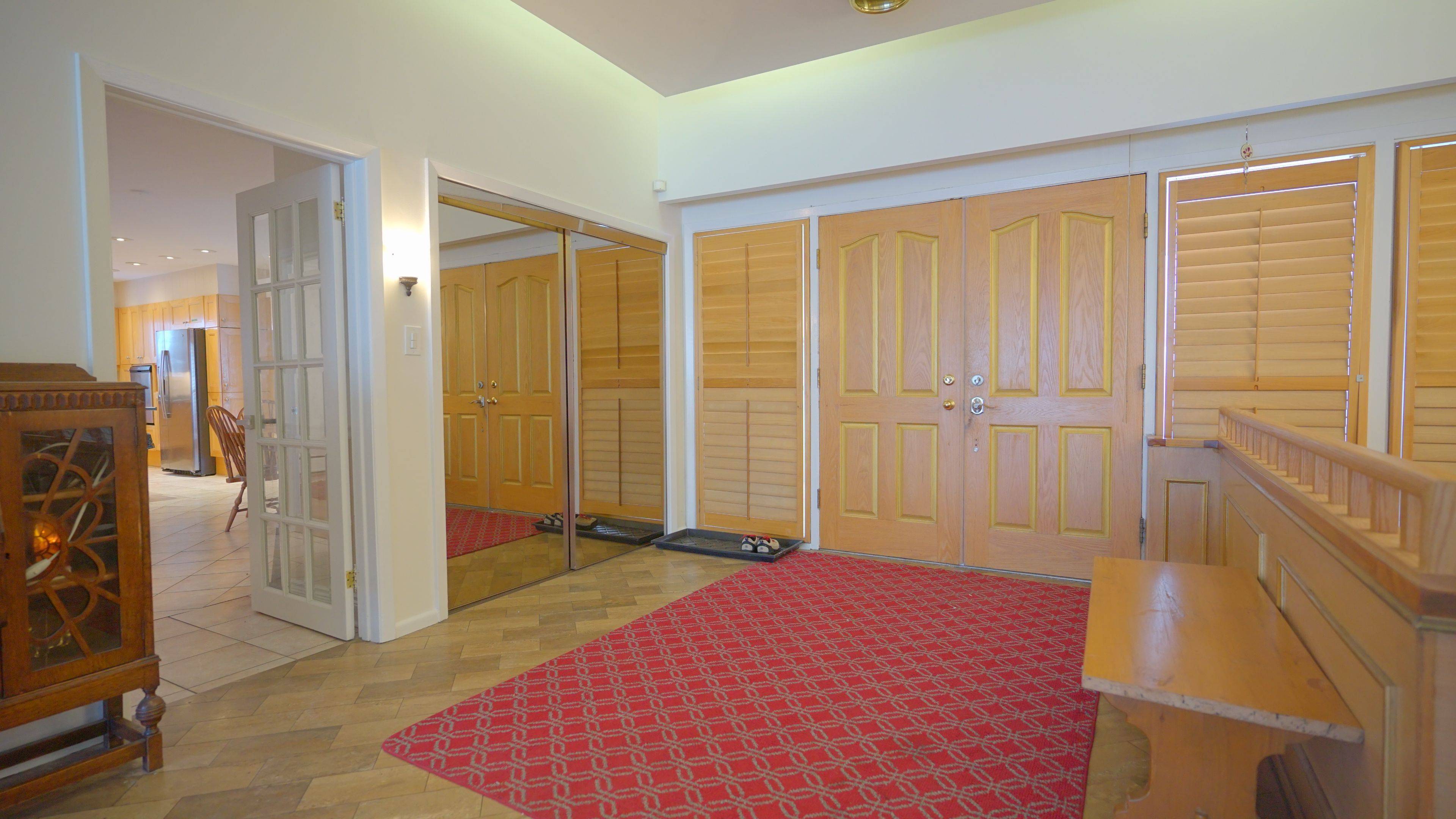 Toronto W04, ON M6B 3M1,16 Carousel CT