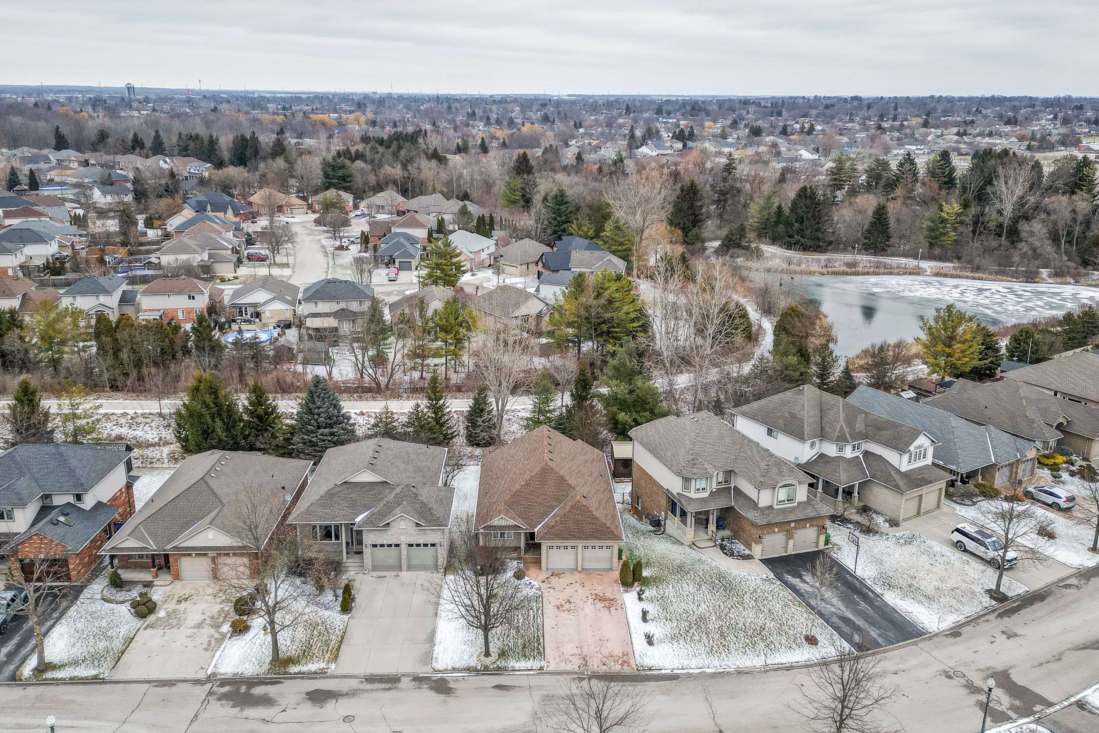 St. Thomas, ON N5R 6K8,17 HICKORY LN