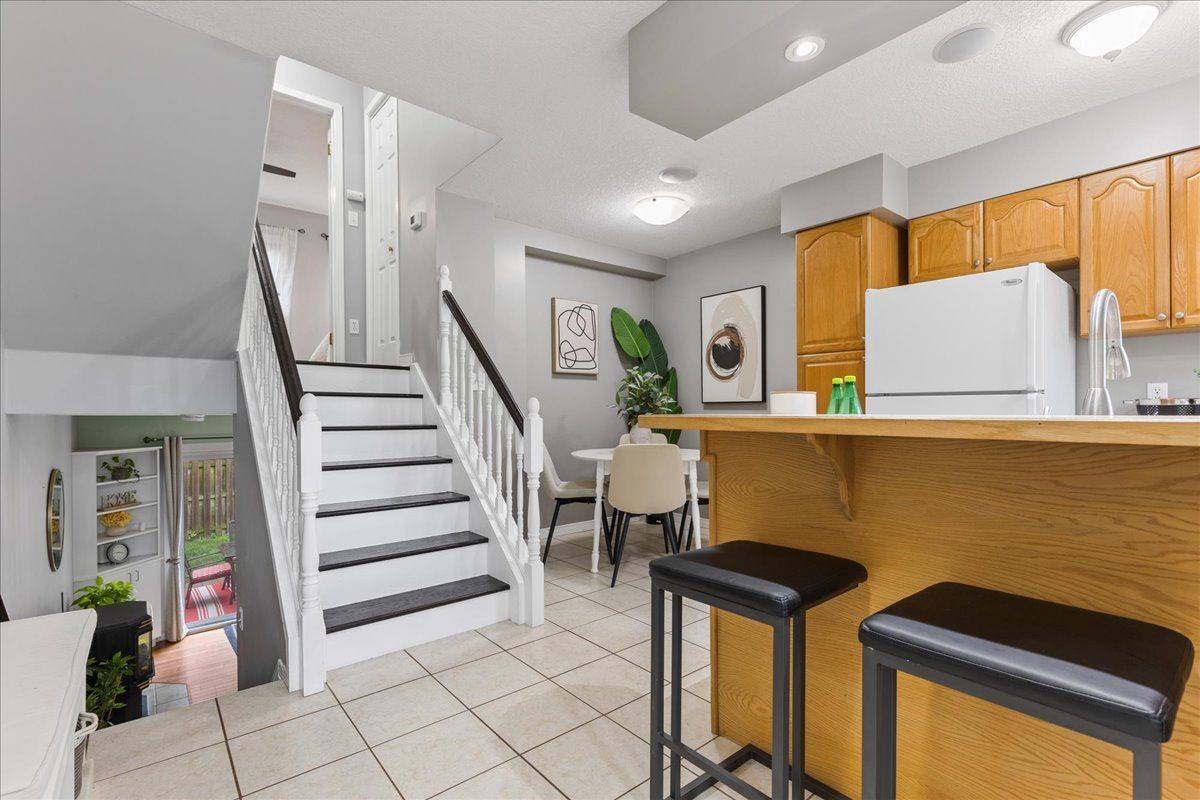 Kitchener, ON N2A 2R8,211 Veronica DR #26