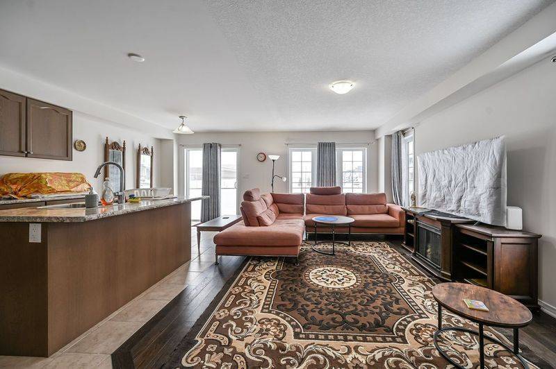 Hamilton, ON L0R 1C0,31 Armes ST