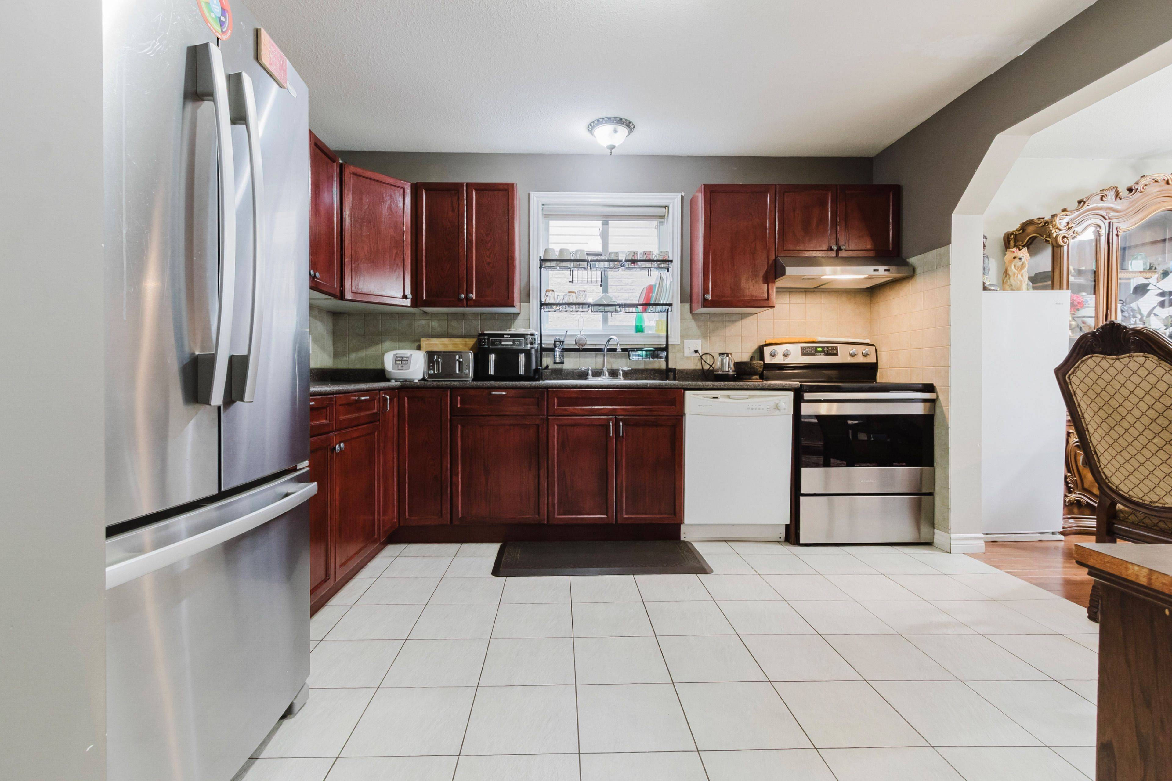 Woodstock, ON N4V 1H3,522 Alberta AVE