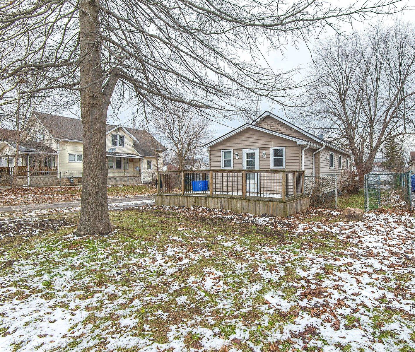 Fort Erie, ON L2A 3R9,243 North ST N