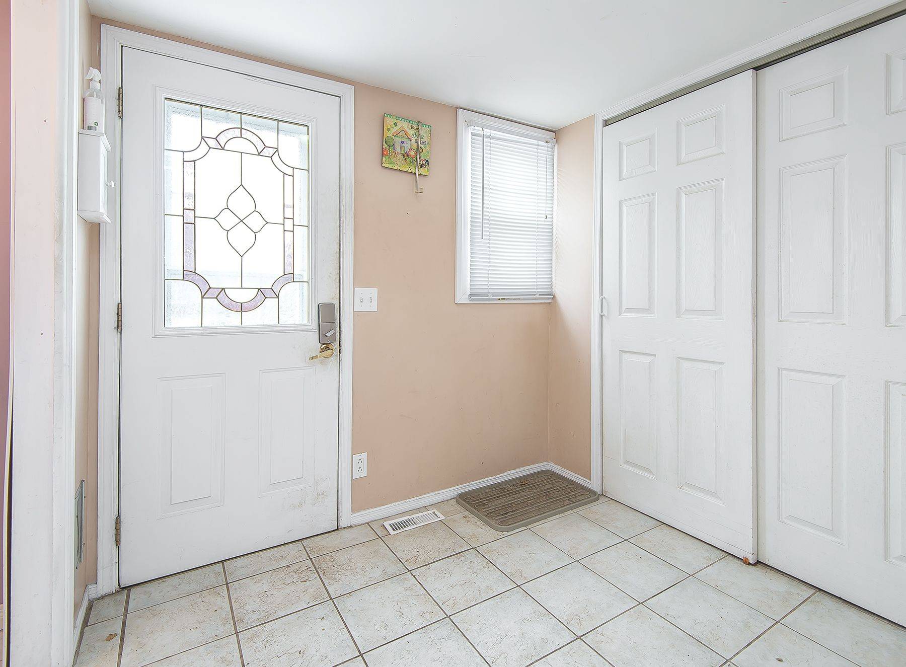 Fort Erie, ON L2A 3R9,243 North ST N