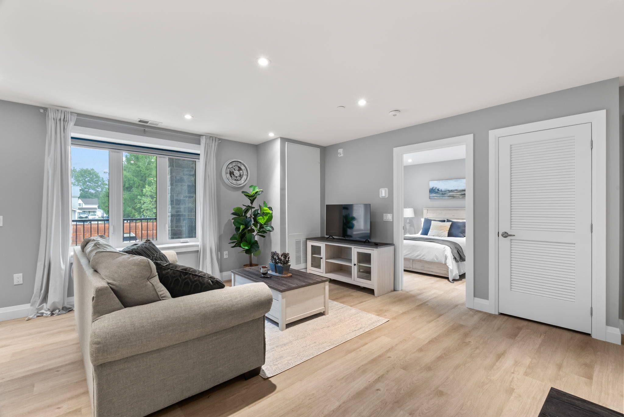 North Huron, ON N0G 2W0,187 VICTORIA ST W #401