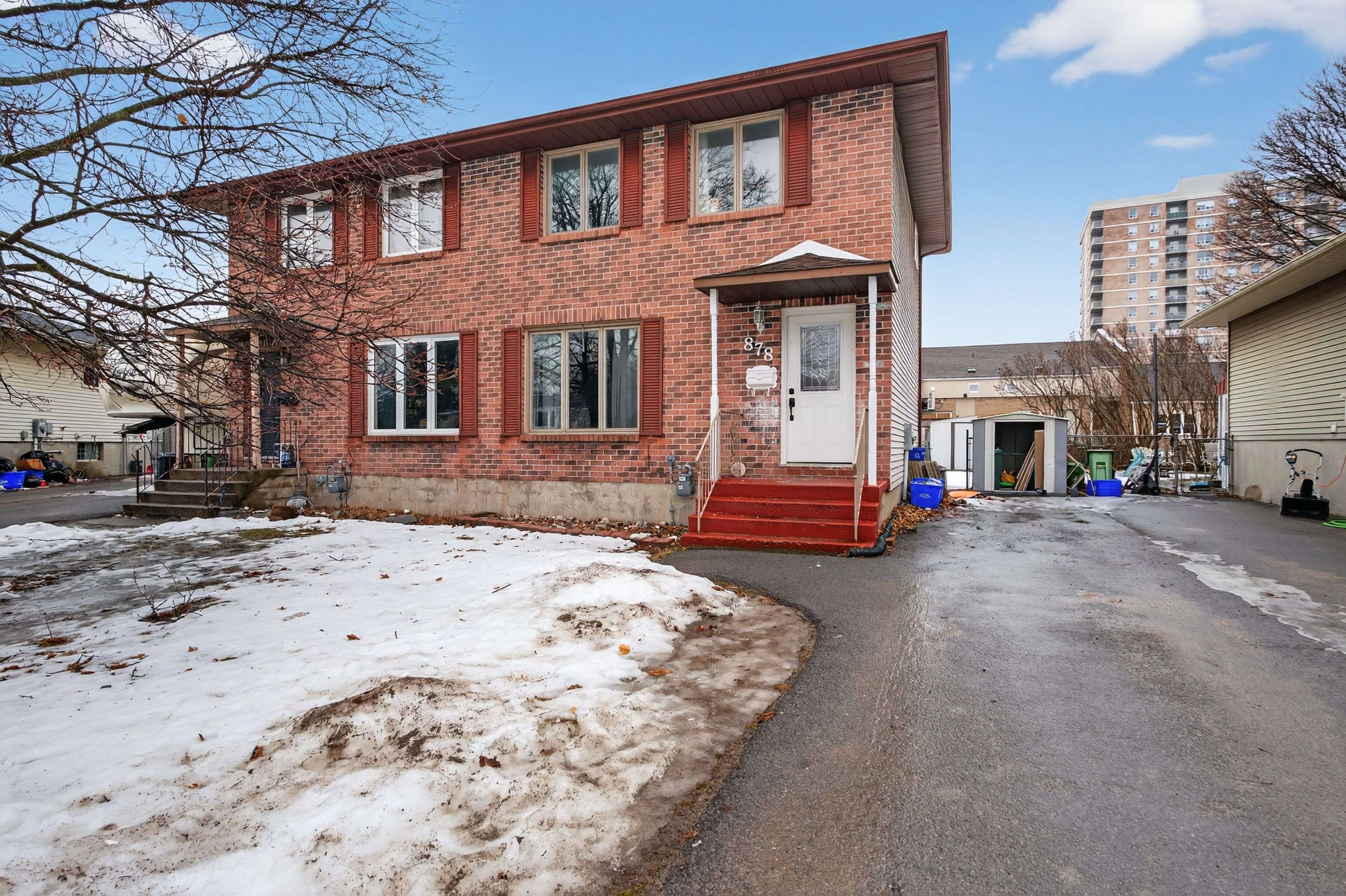 Kingston, ON K7P 2A9,878 BEACONHILL CT