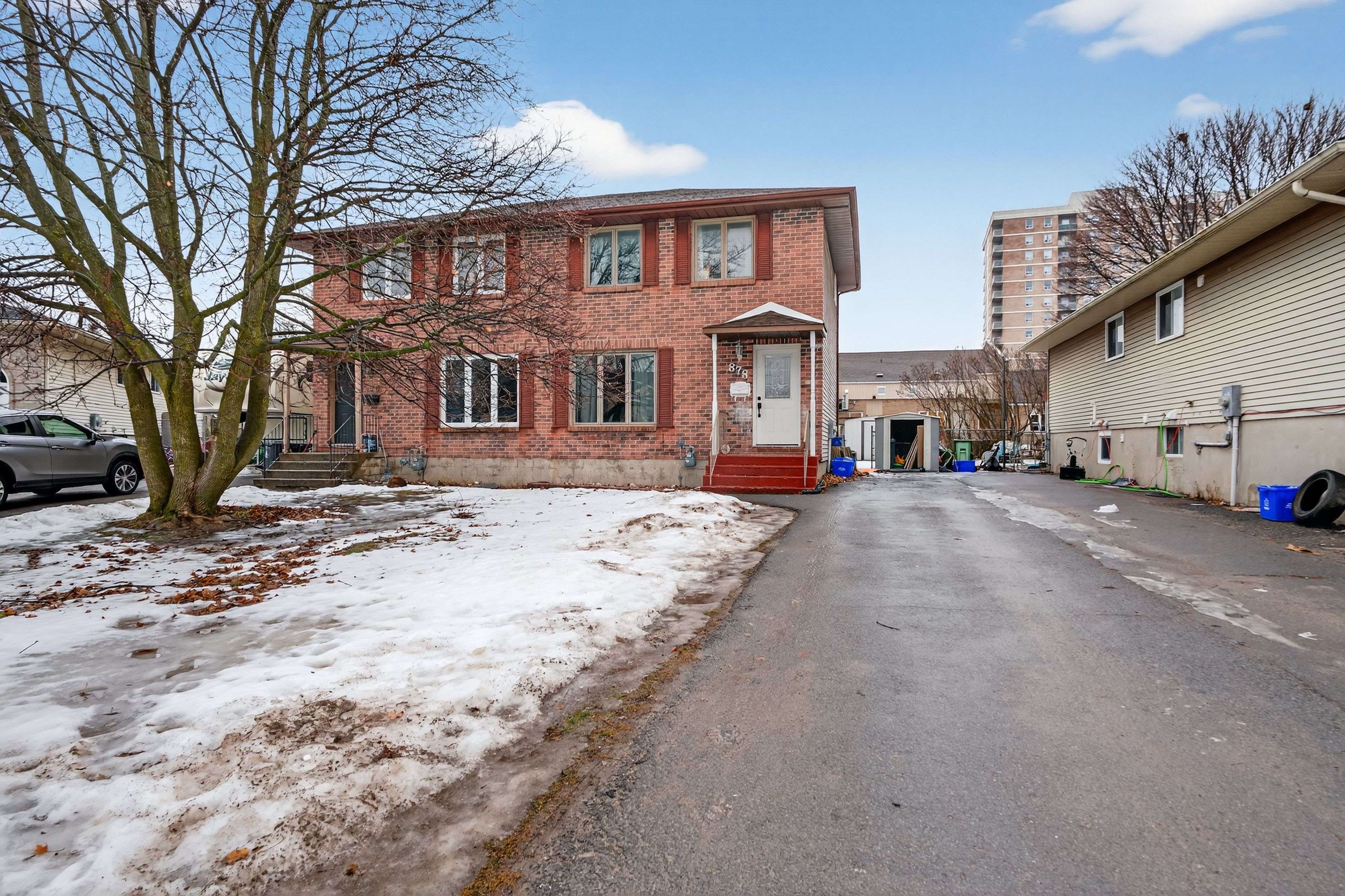 Kingston, ON K7P 2A9,878 BEACONHILL CT