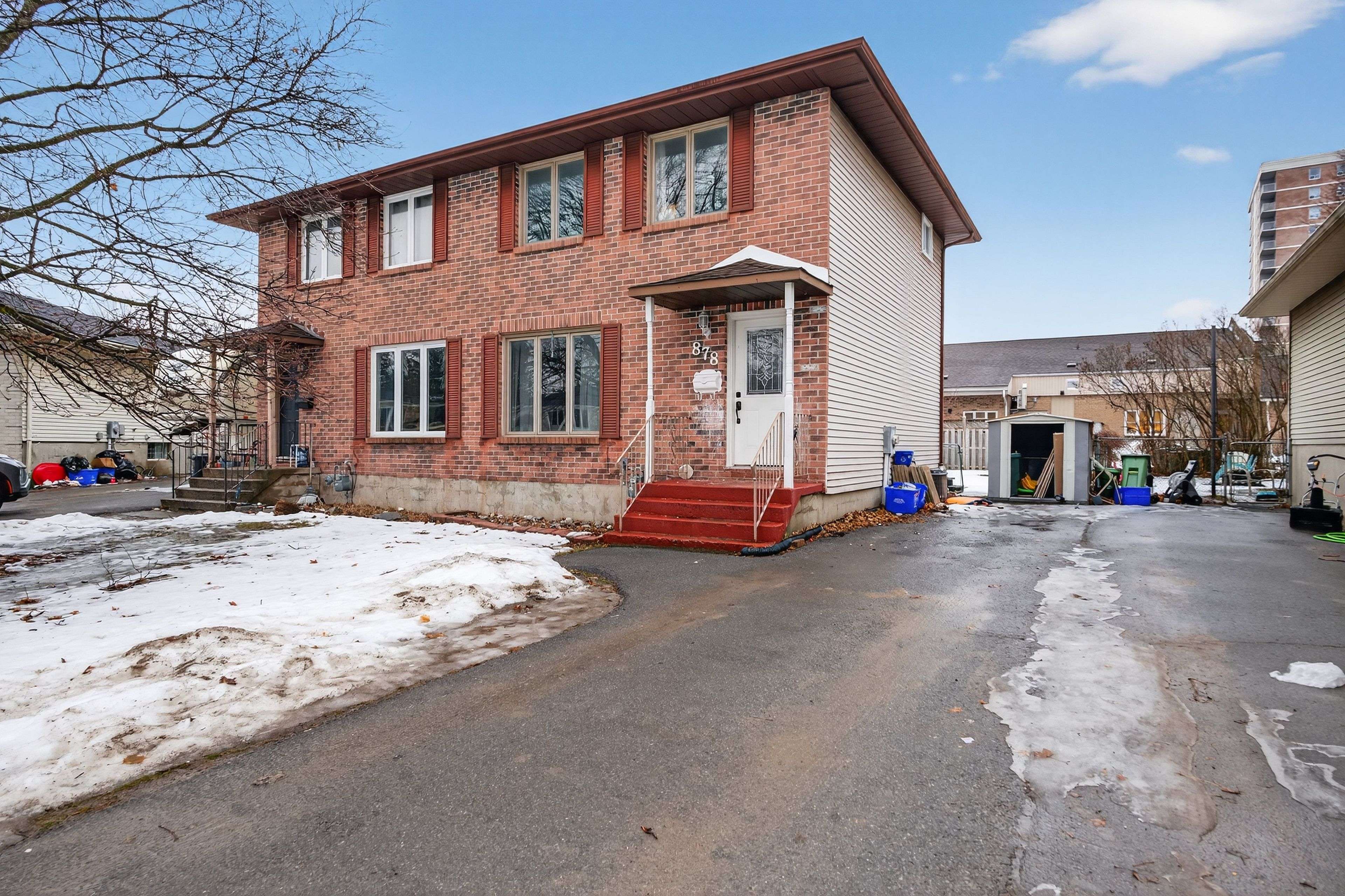 Kingston, ON K7P 2A9,878 BEACONHILL CT