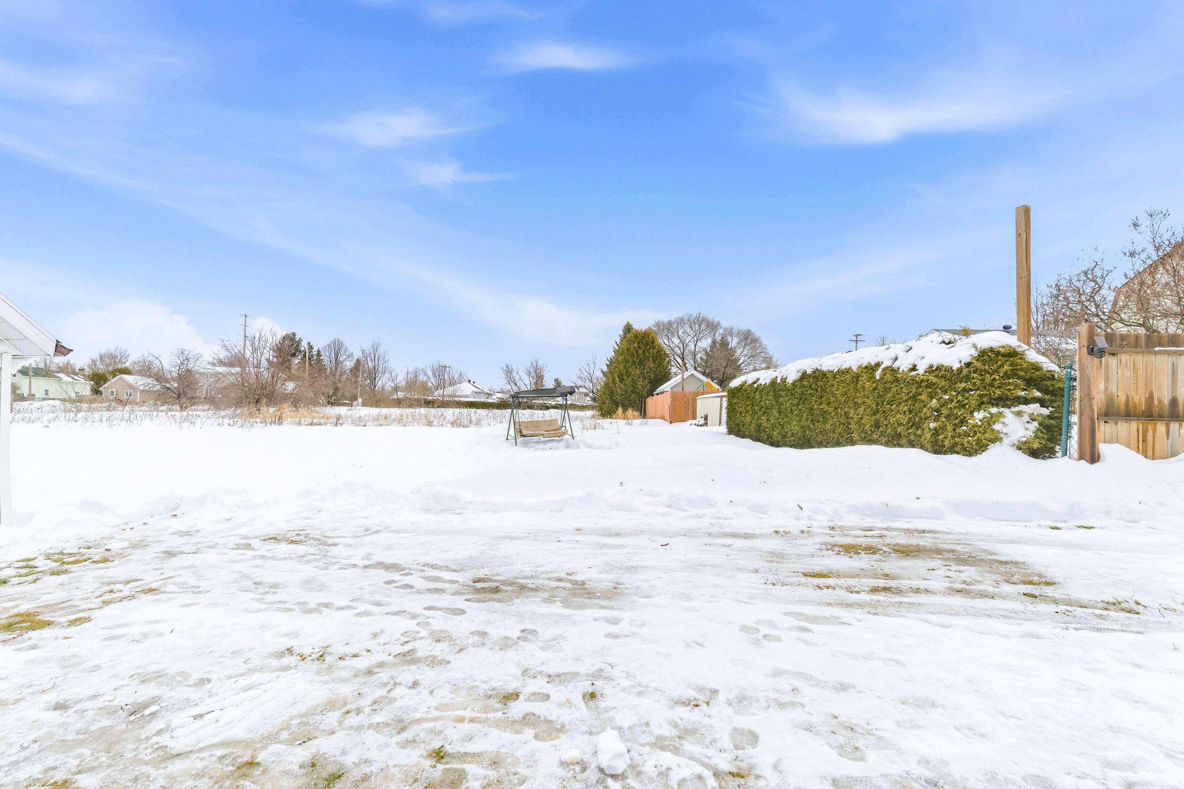 Pembroke, ON K8A 6L3,467 Boundary RD E