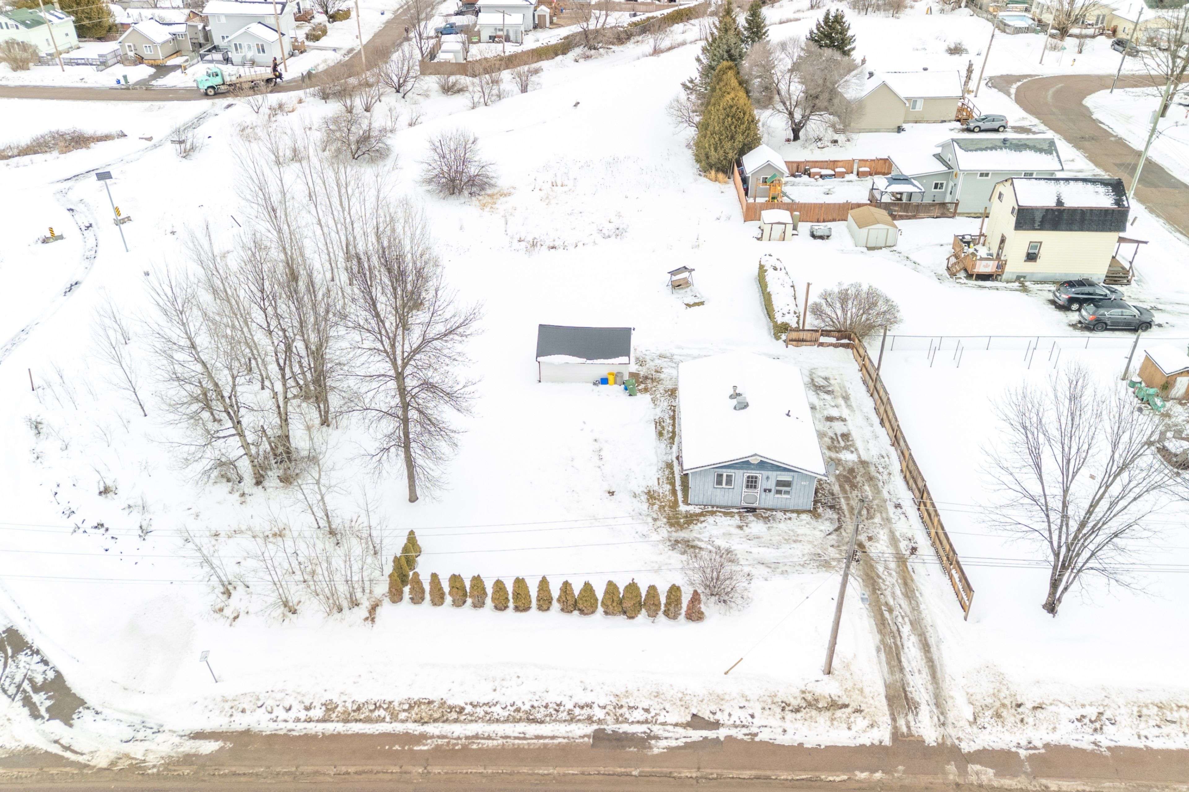 Pembroke, ON K8A 6L3,467 Boundary RD E