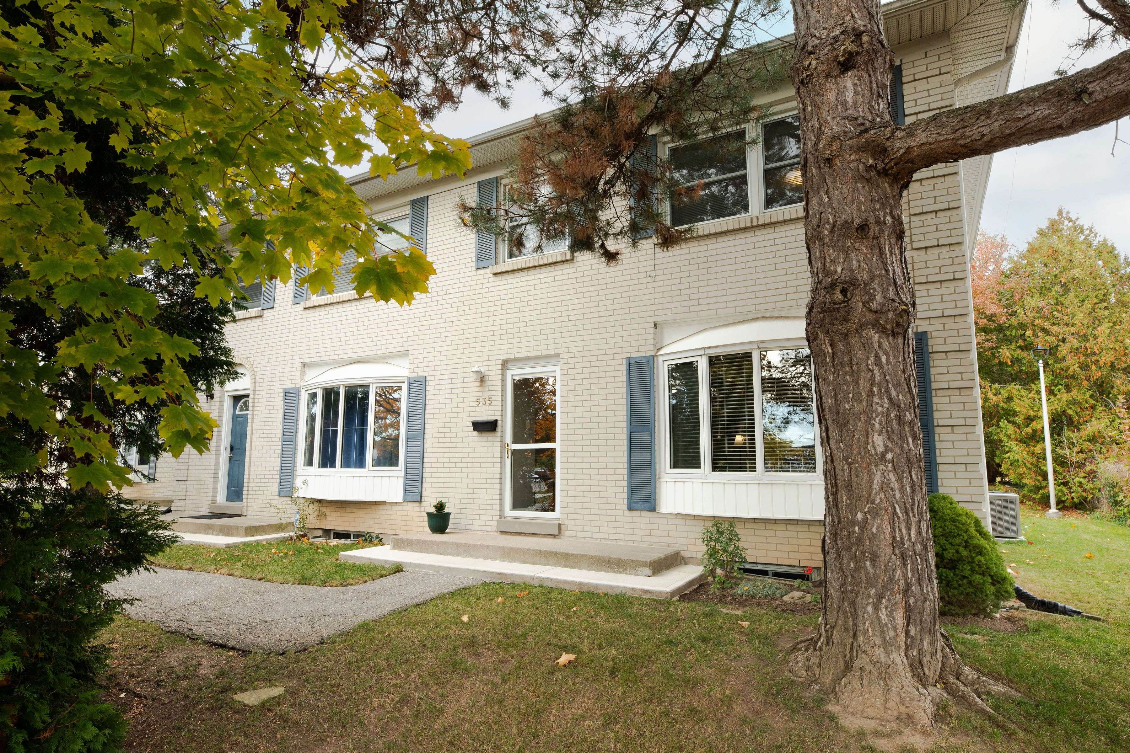 London North, ON N6G 2C5,535 Gainsborough RD #106