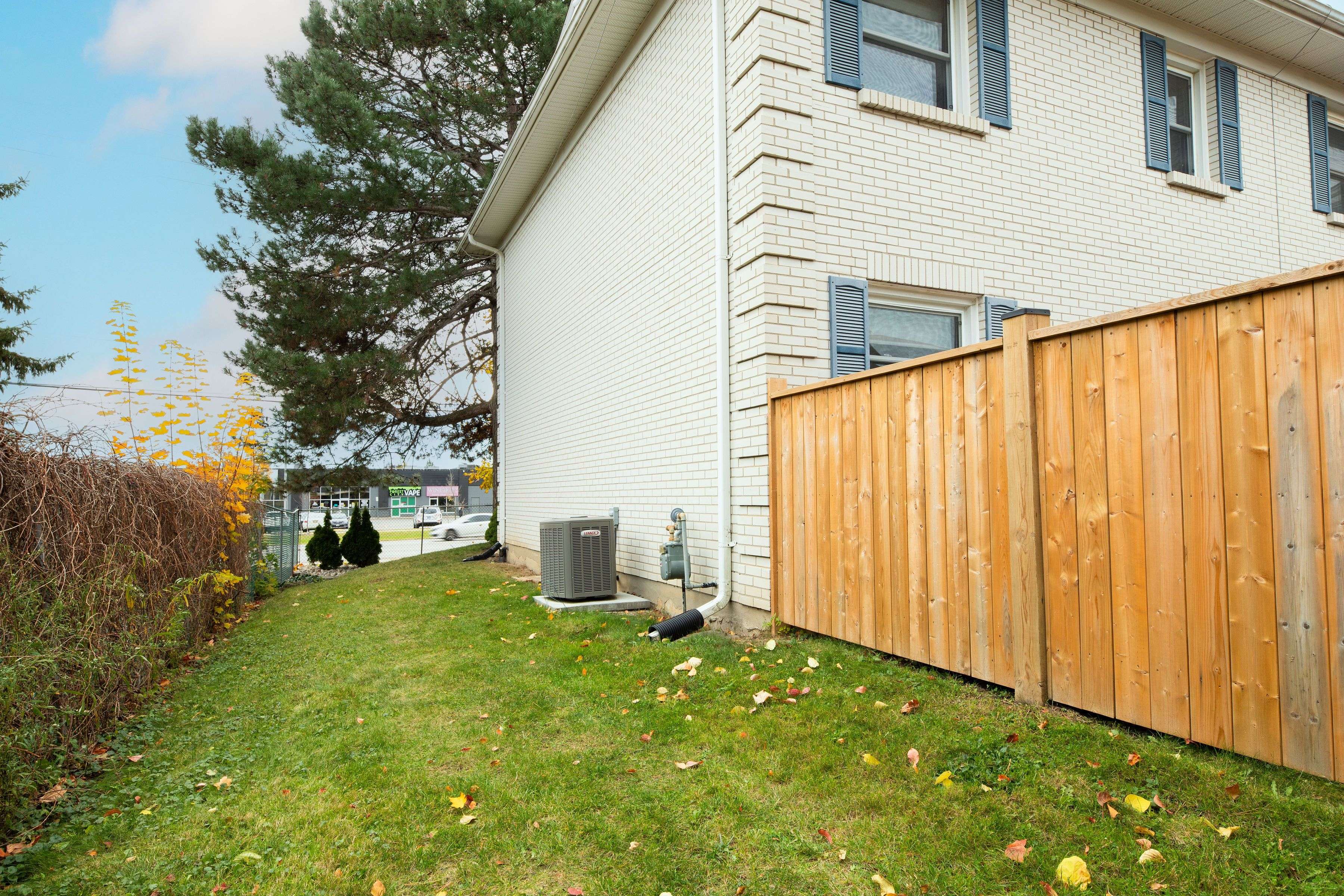 London North, ON N6G 2C5,535 Gainsborough RD #106