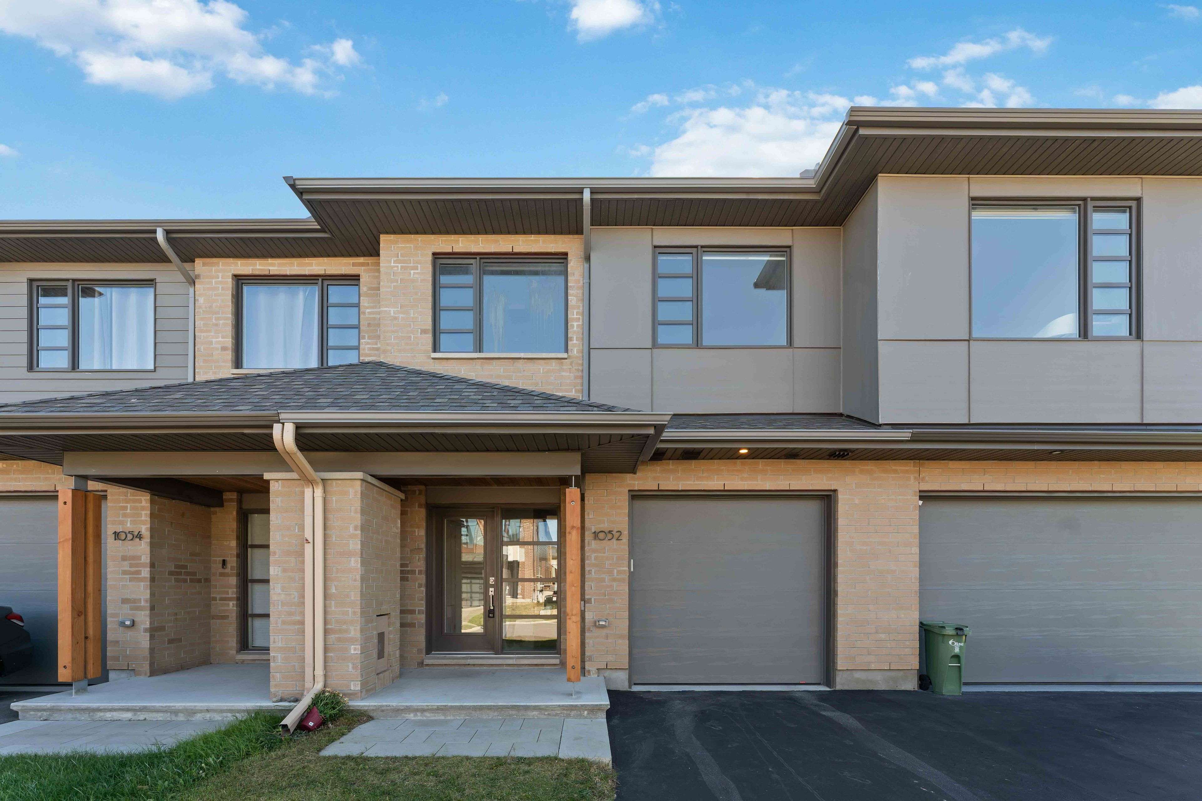 Blossom Park - Airport And Area, ON K4M 0J9,1052 Lunar Glow CRES