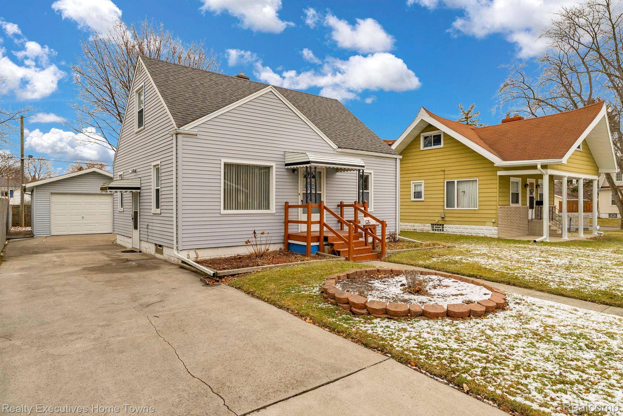 Port Huron, MI 48060,1407 Minnie ST