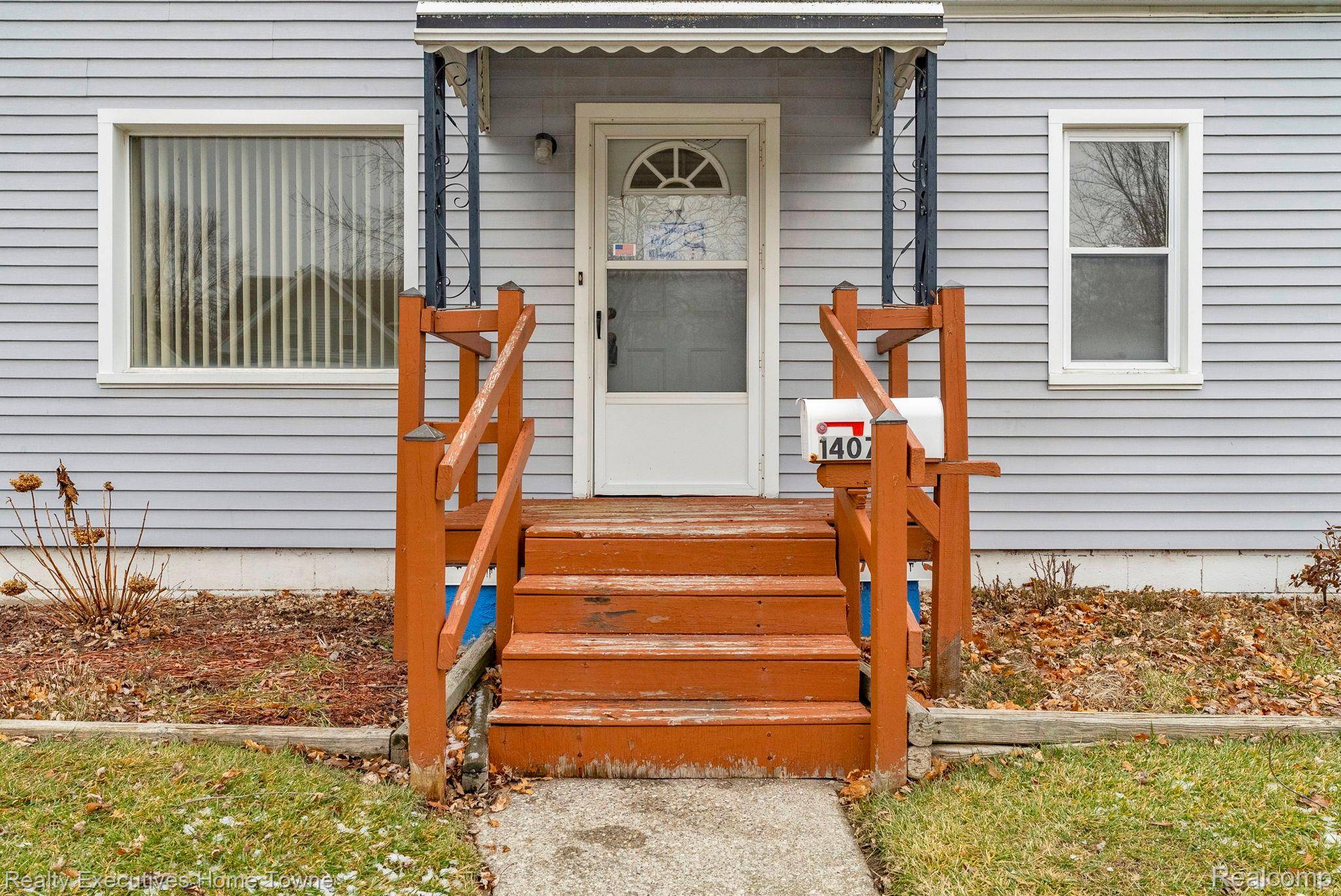 Port Huron, MI 48060,1407 Minnie ST