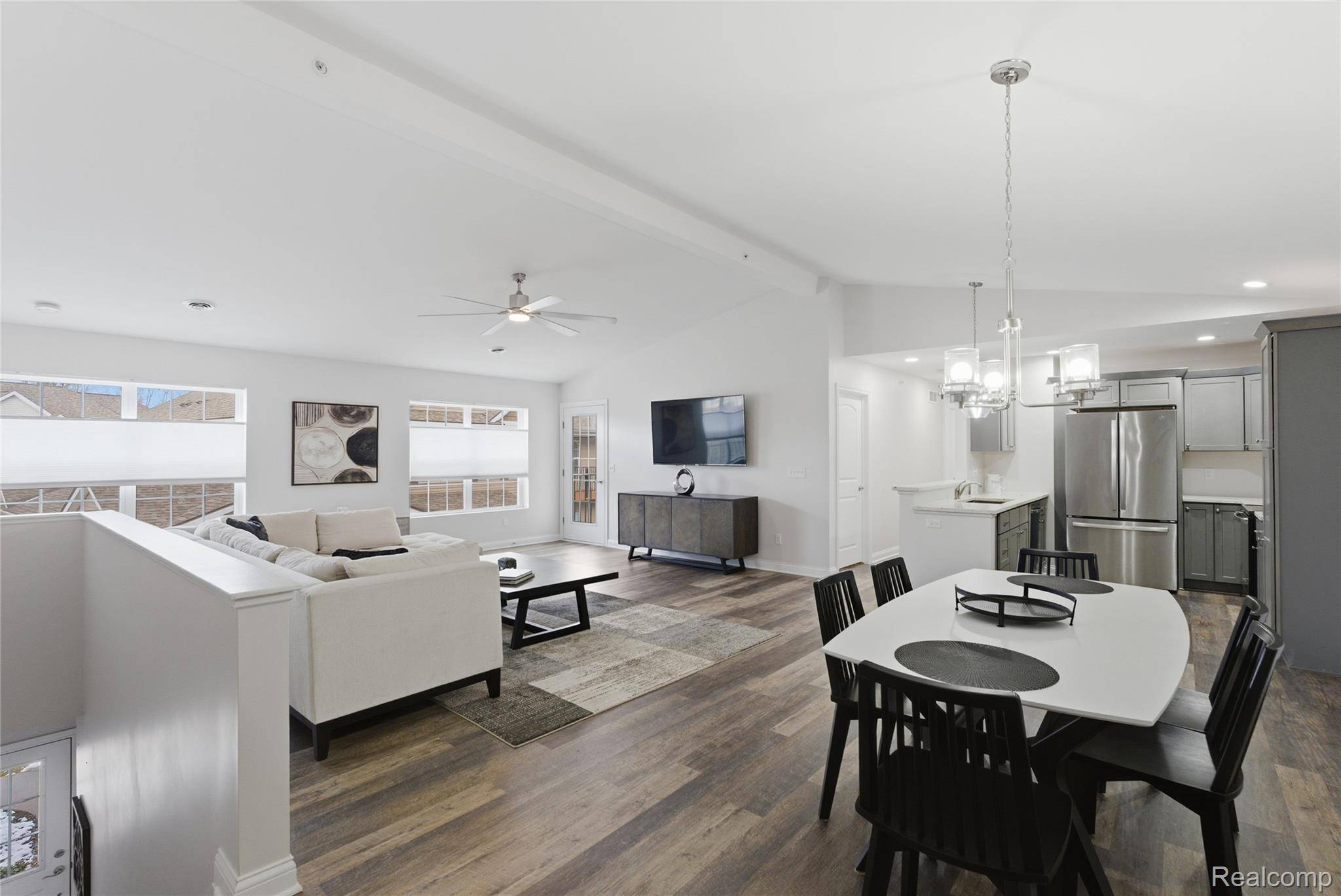 Fenton, MI 48430,907 Watercress LN