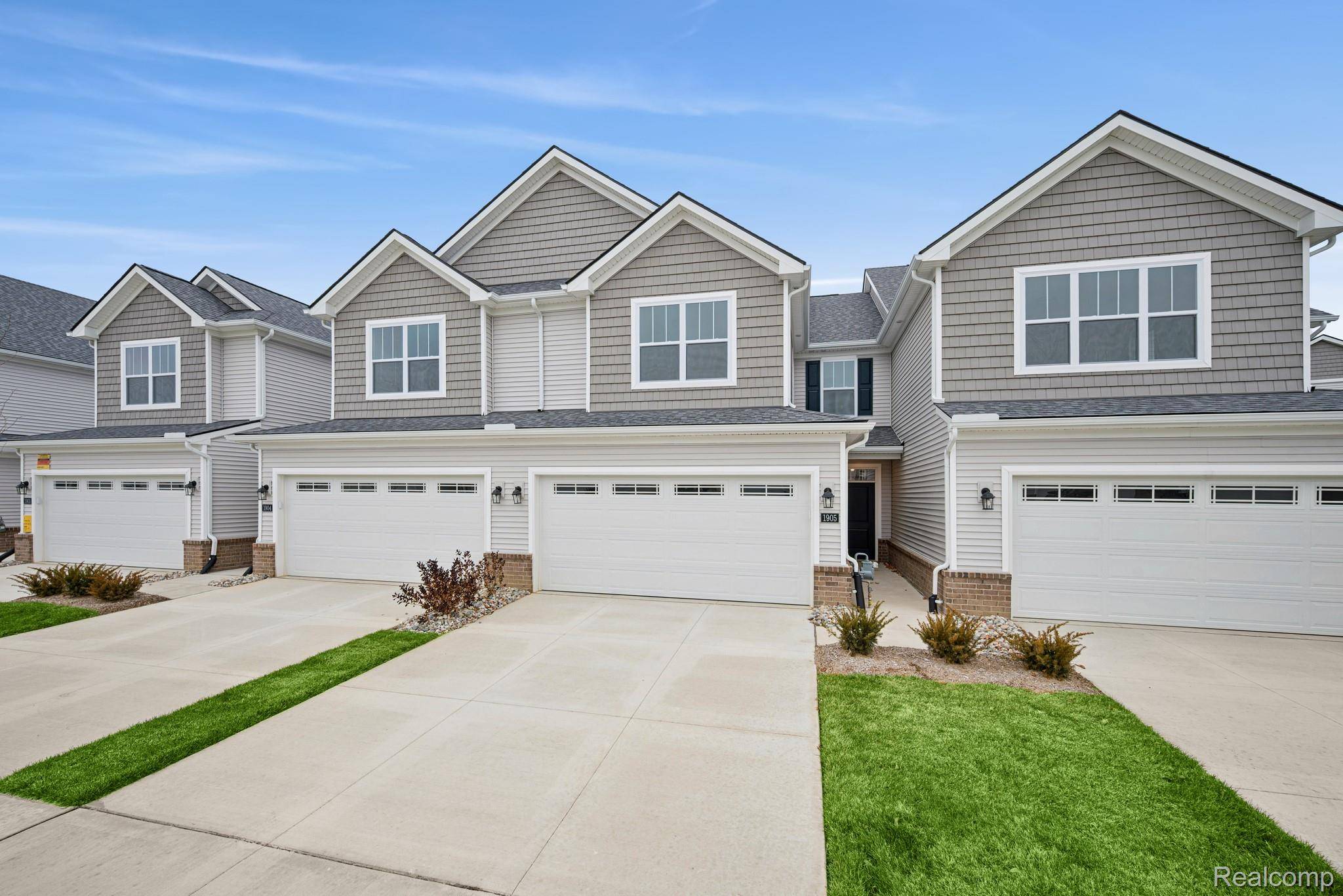 Saline, MI 48176,1905 Salt Springs DR